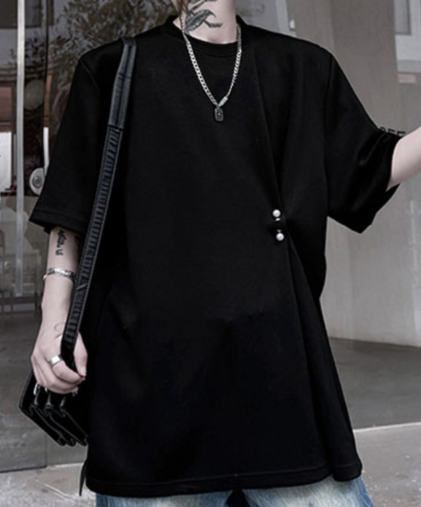 dark pearl button round neck t-shirt EN2259