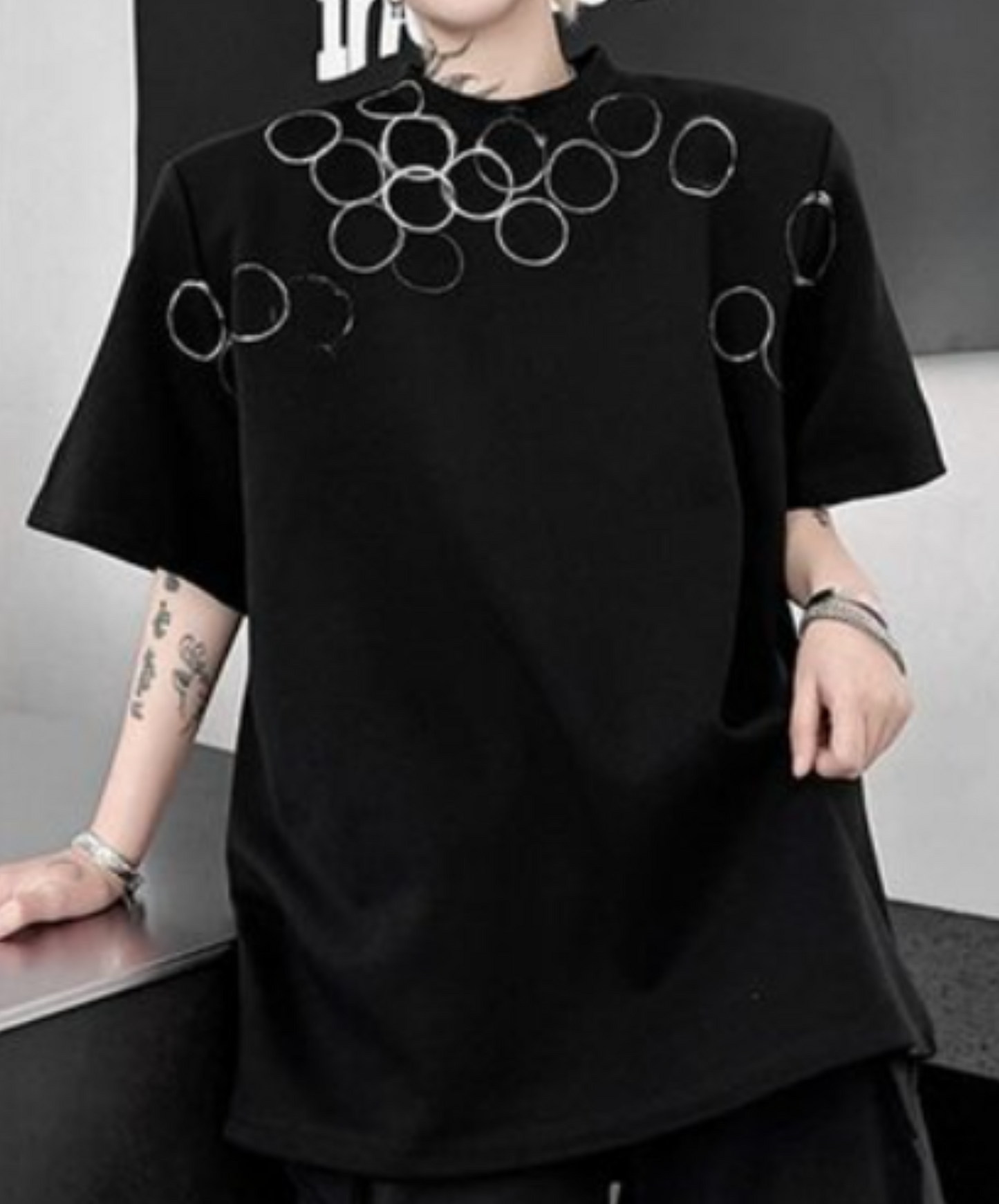 dark hoop design print t-shirt EN2113