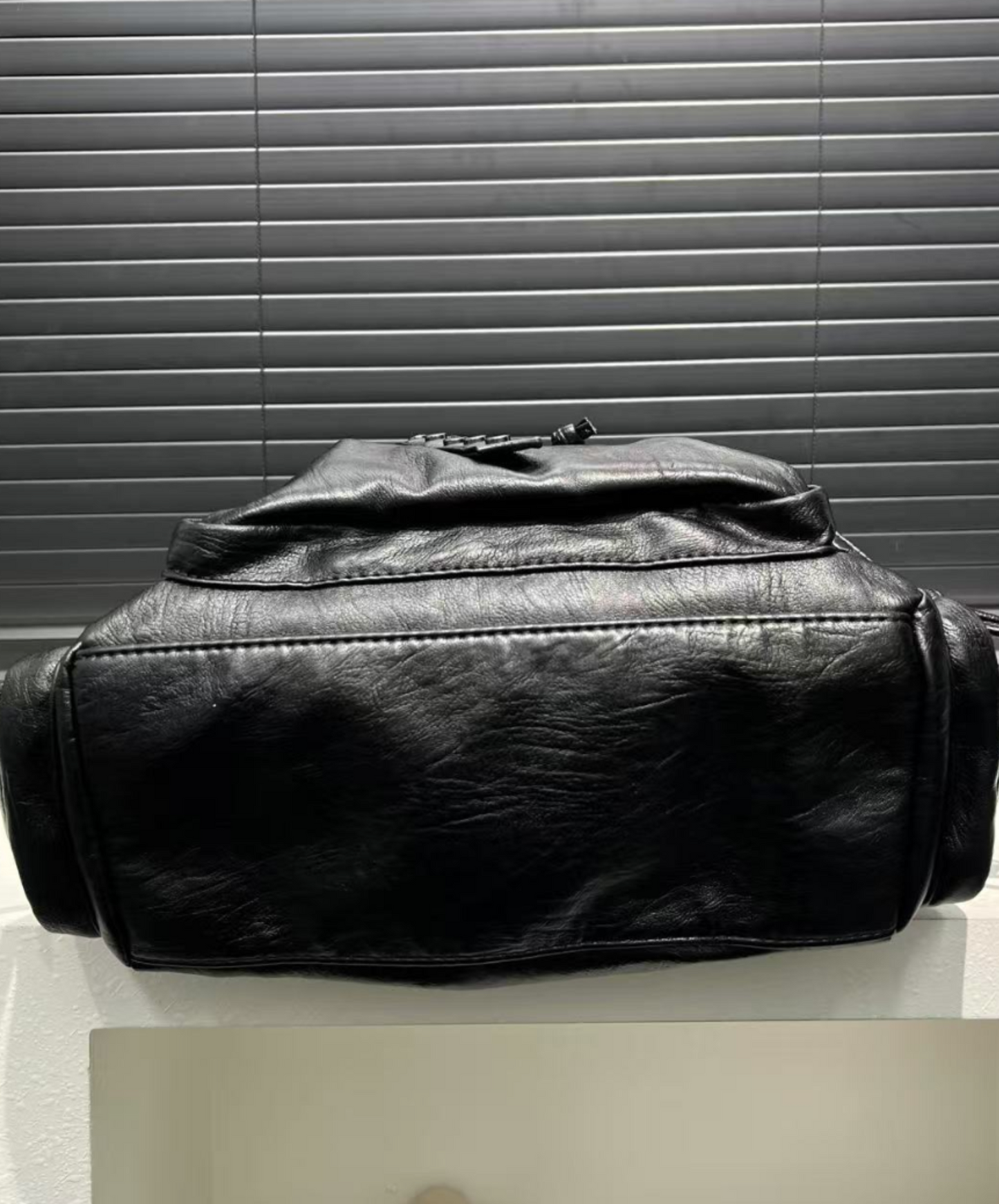 large capacity retro distressed finish bag EN2302