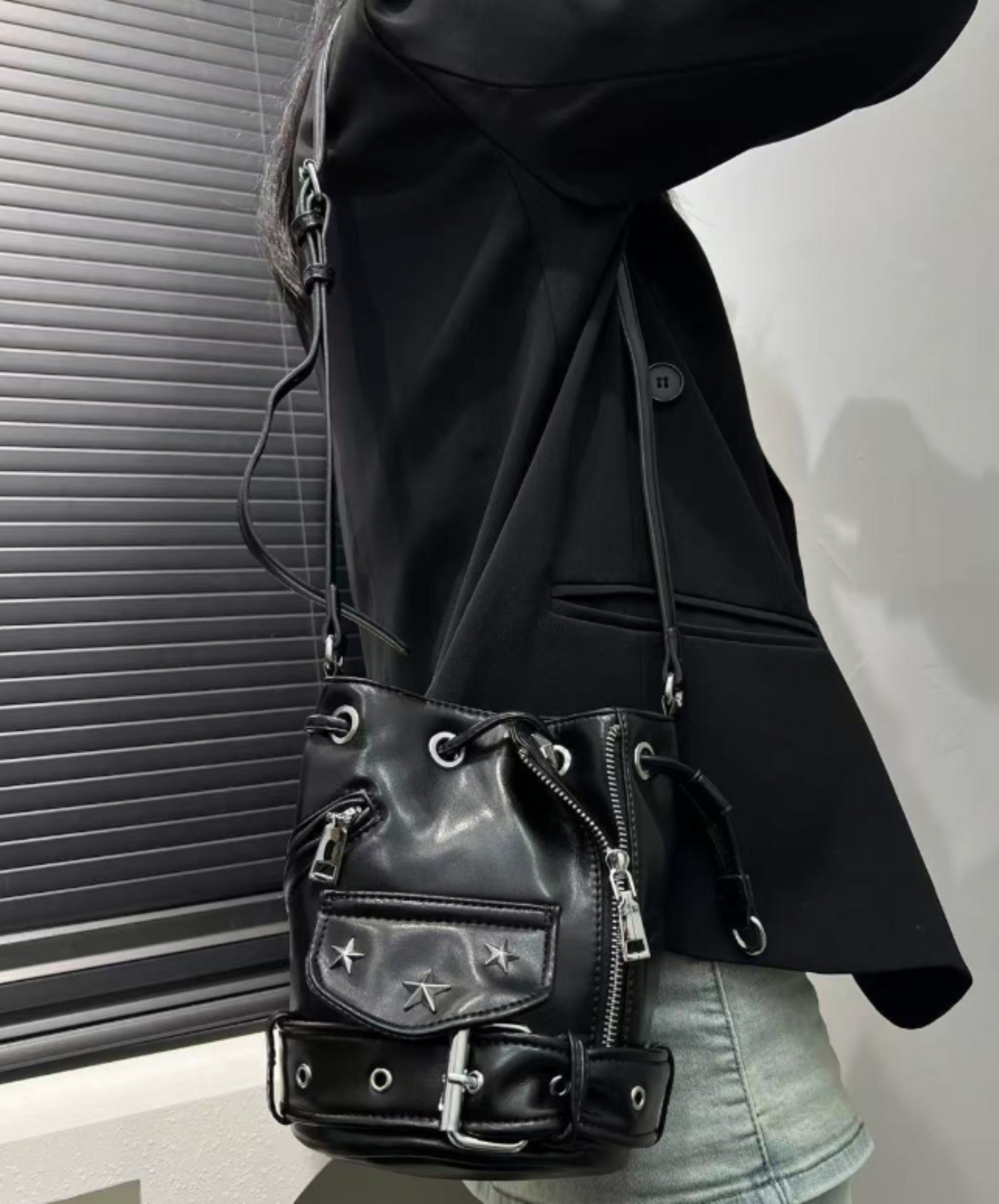 retro drawstring cross body bag EN2301