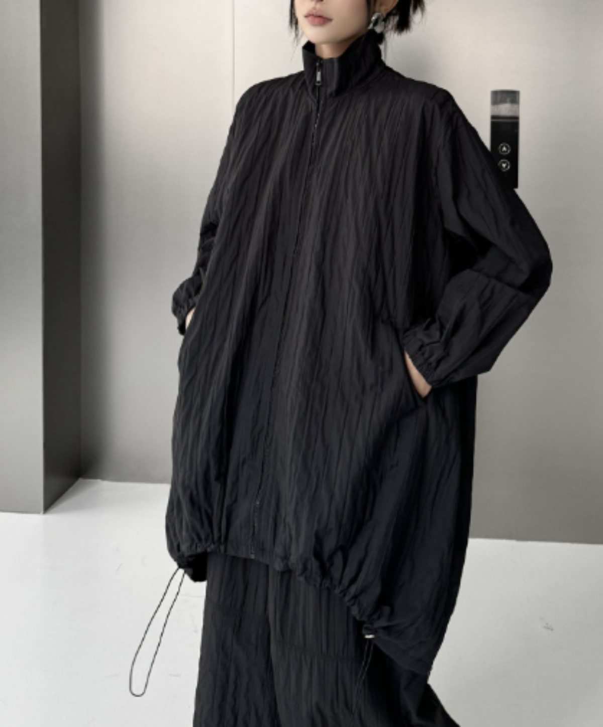 stand-neck with drawstring jacket EN3201