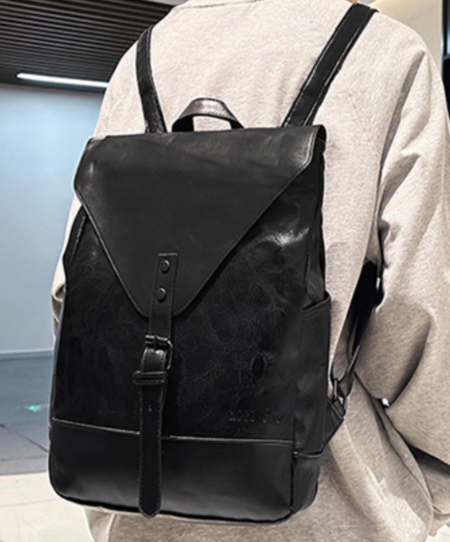 realistic textured triangular flap backpack bag EN2106