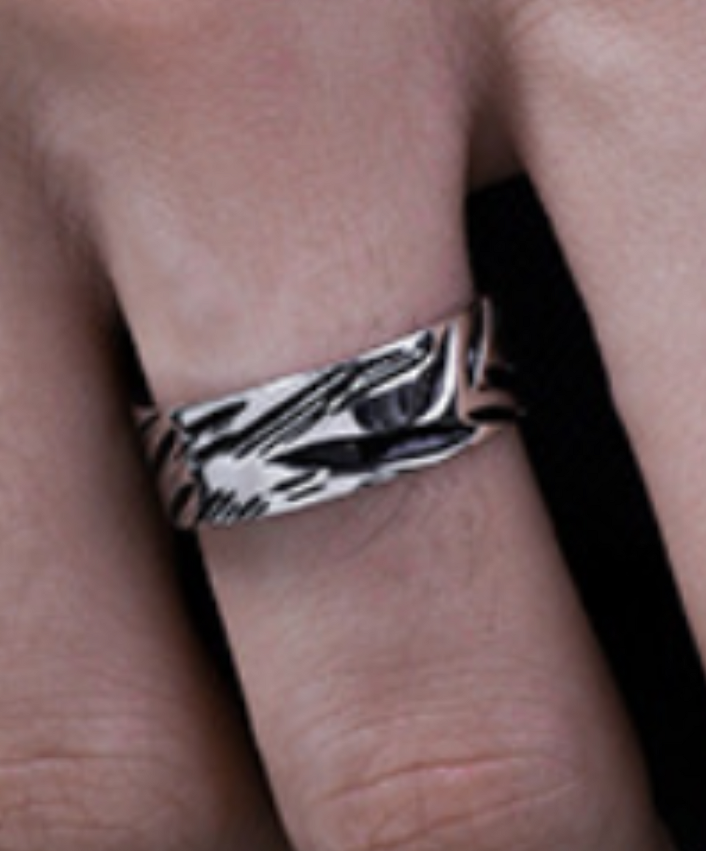 random damage design free size ring EN2346