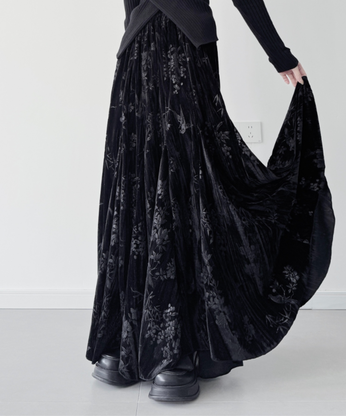 dark chinese style velvet print skirt EN2121
