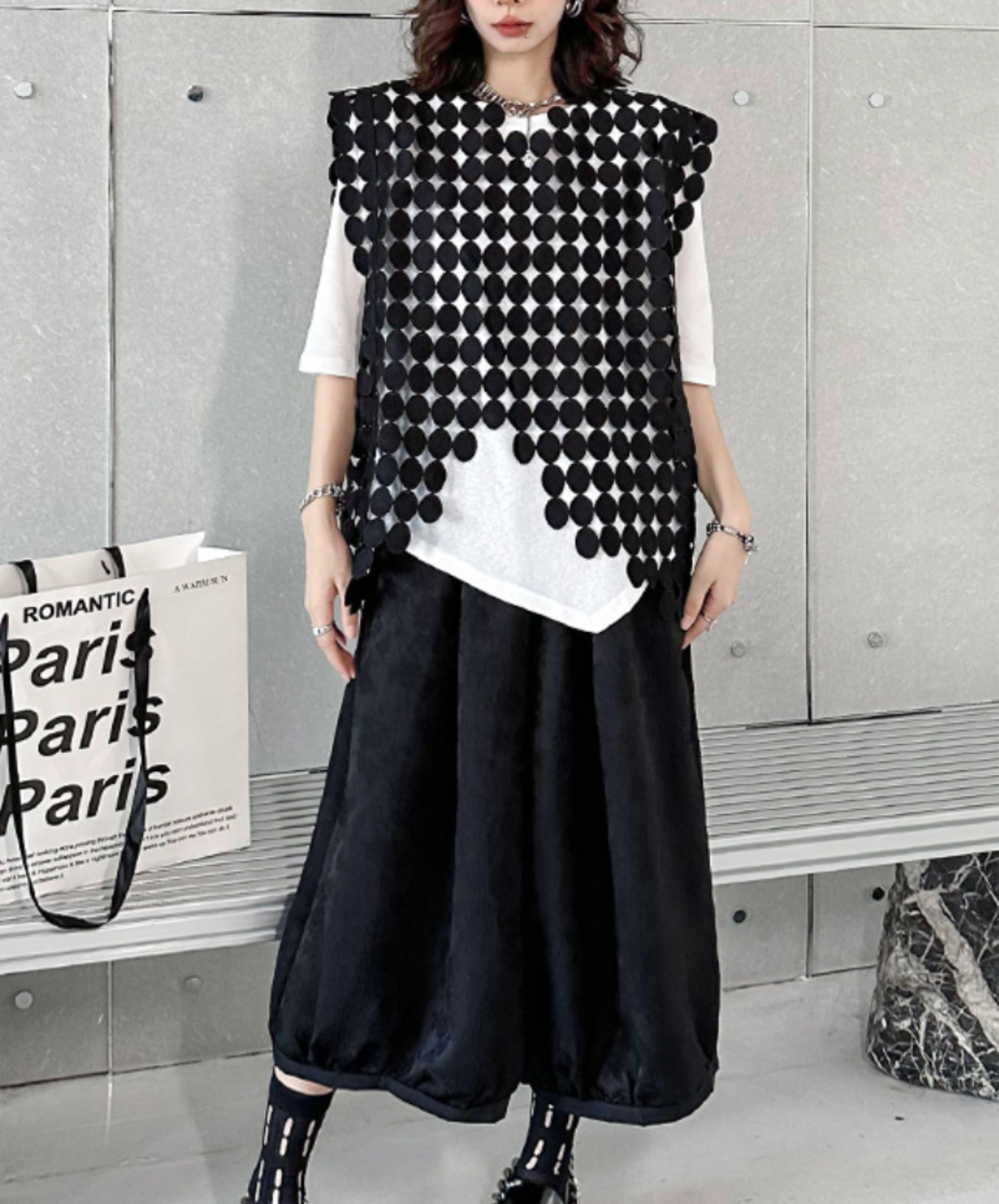 circle connected diamond pattern sleeveless shirt EN2245