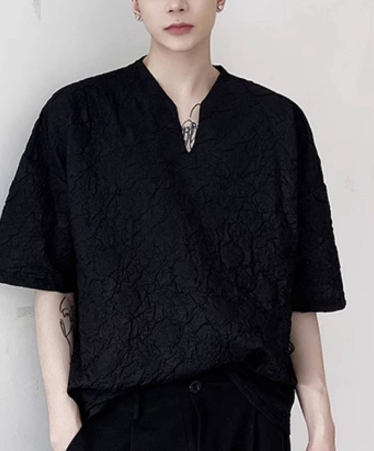 creased jacquard key neck t-shirt EN2253