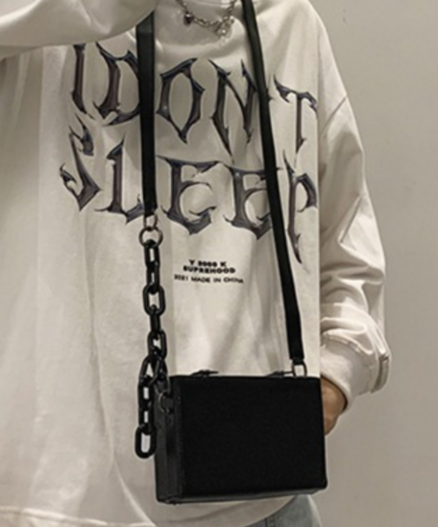 chain decoration small square shoulder bag EN1445