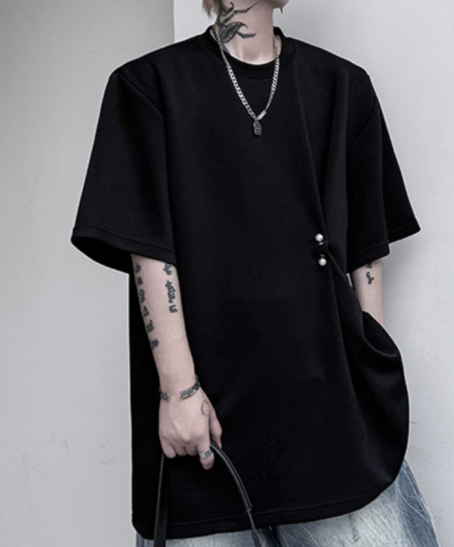 dark pearl button round neck t-shirt EN2259