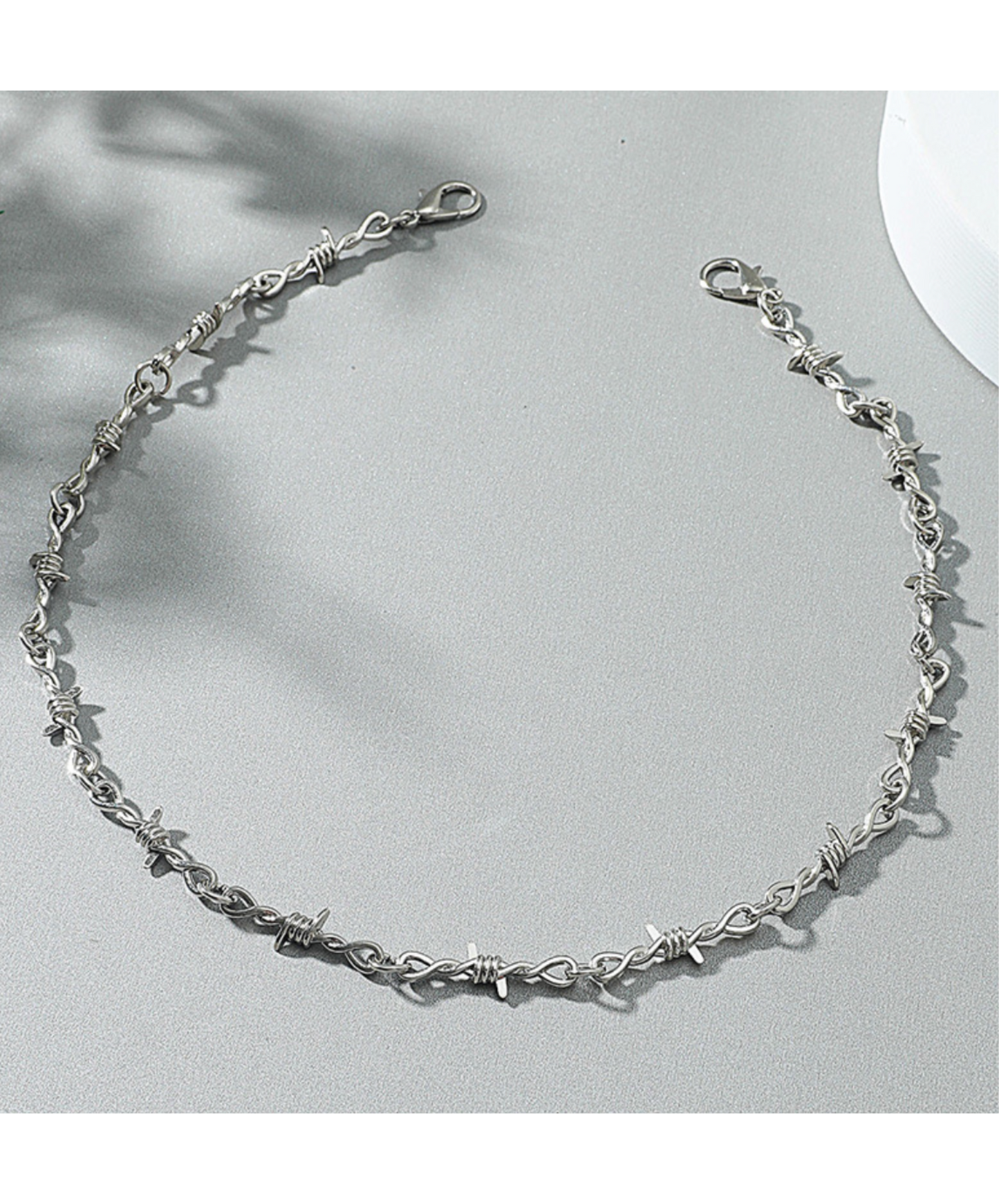 dark thorn motif necklace EN2265