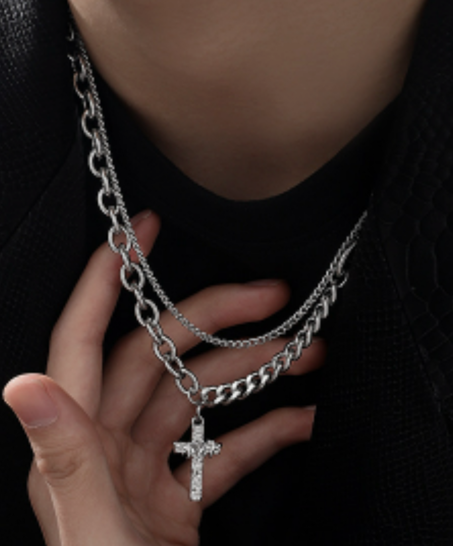 dark cross star necklace EN2028