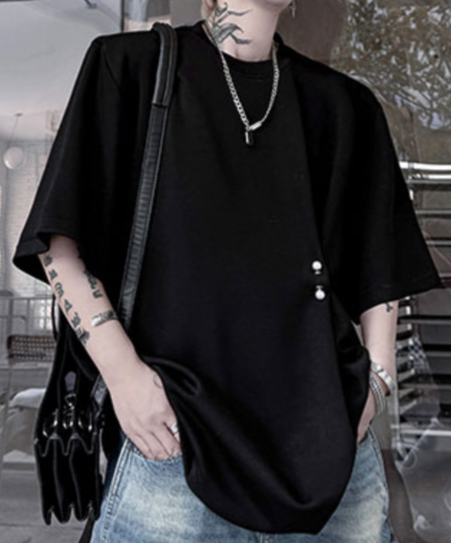 dark pearl button round neck t-shirt EN2259