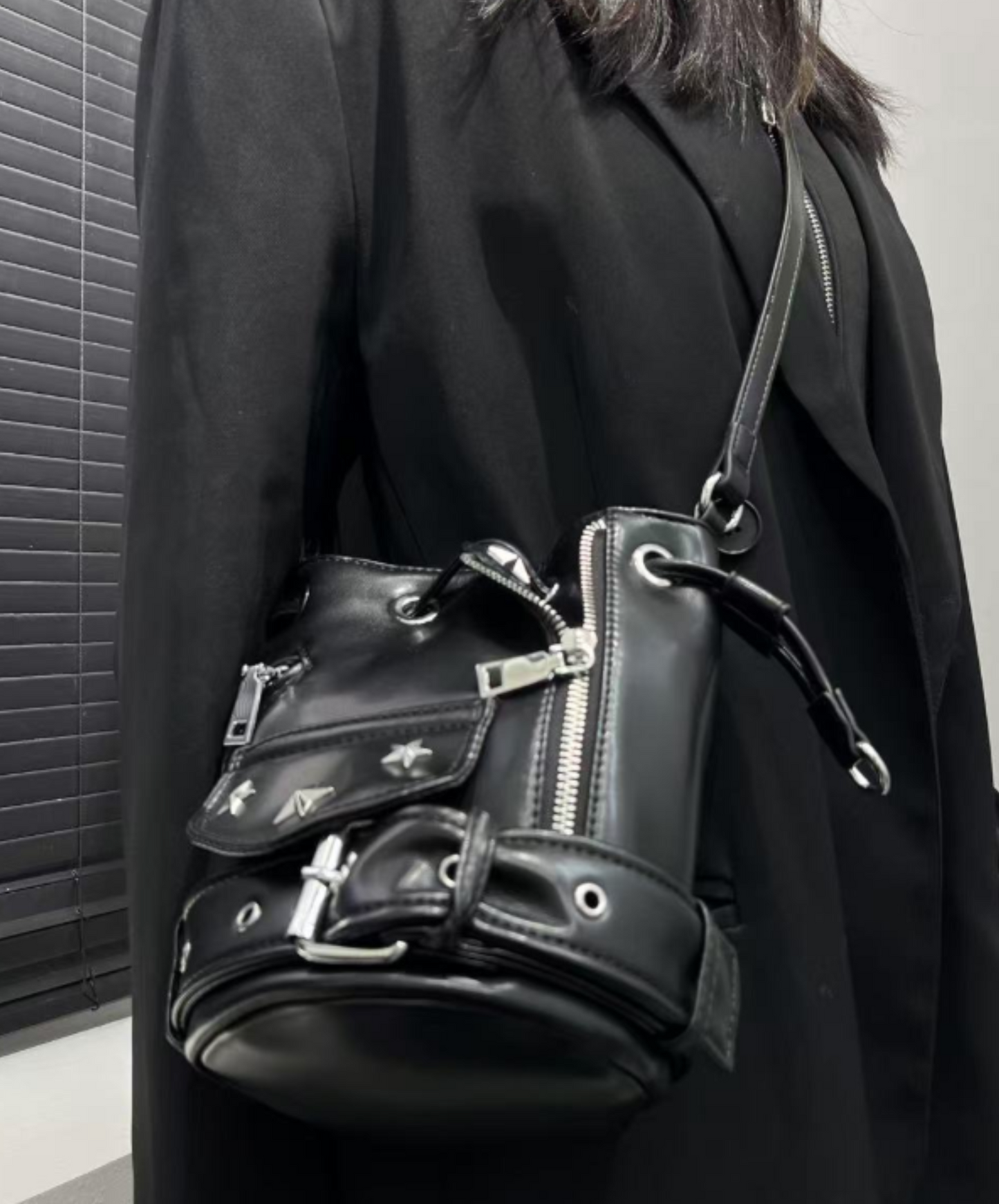 retro drawstring cross body bag EN2301