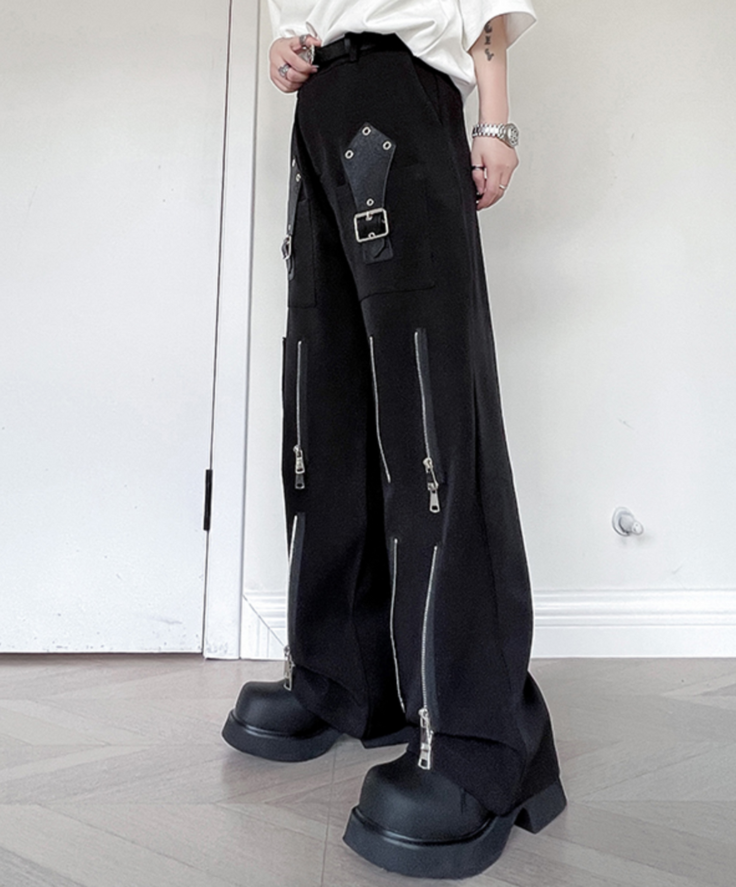 dark deformed zip-up leather buckle flare pants EN1817