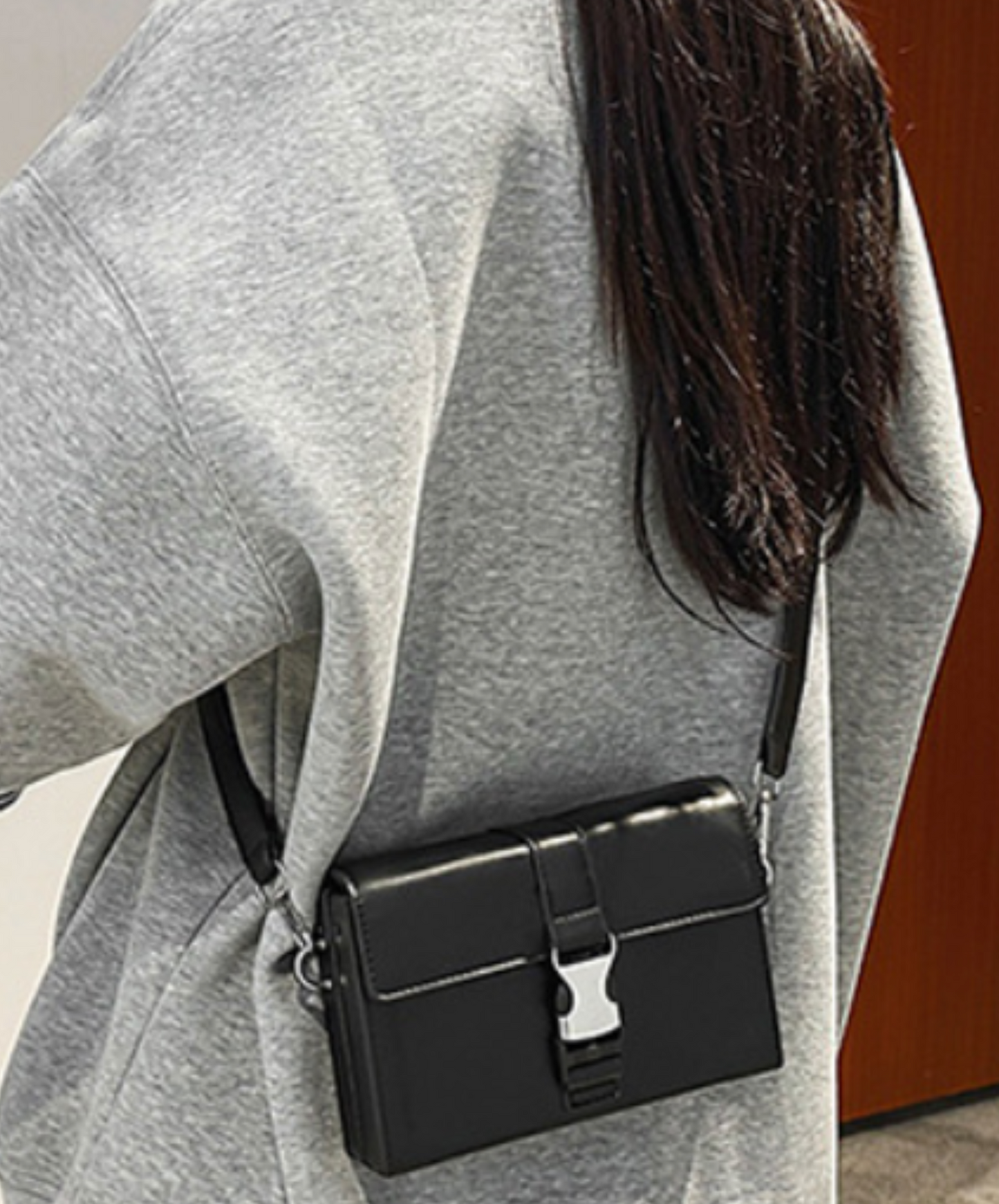 metal buckle square shoulder bag EN2103