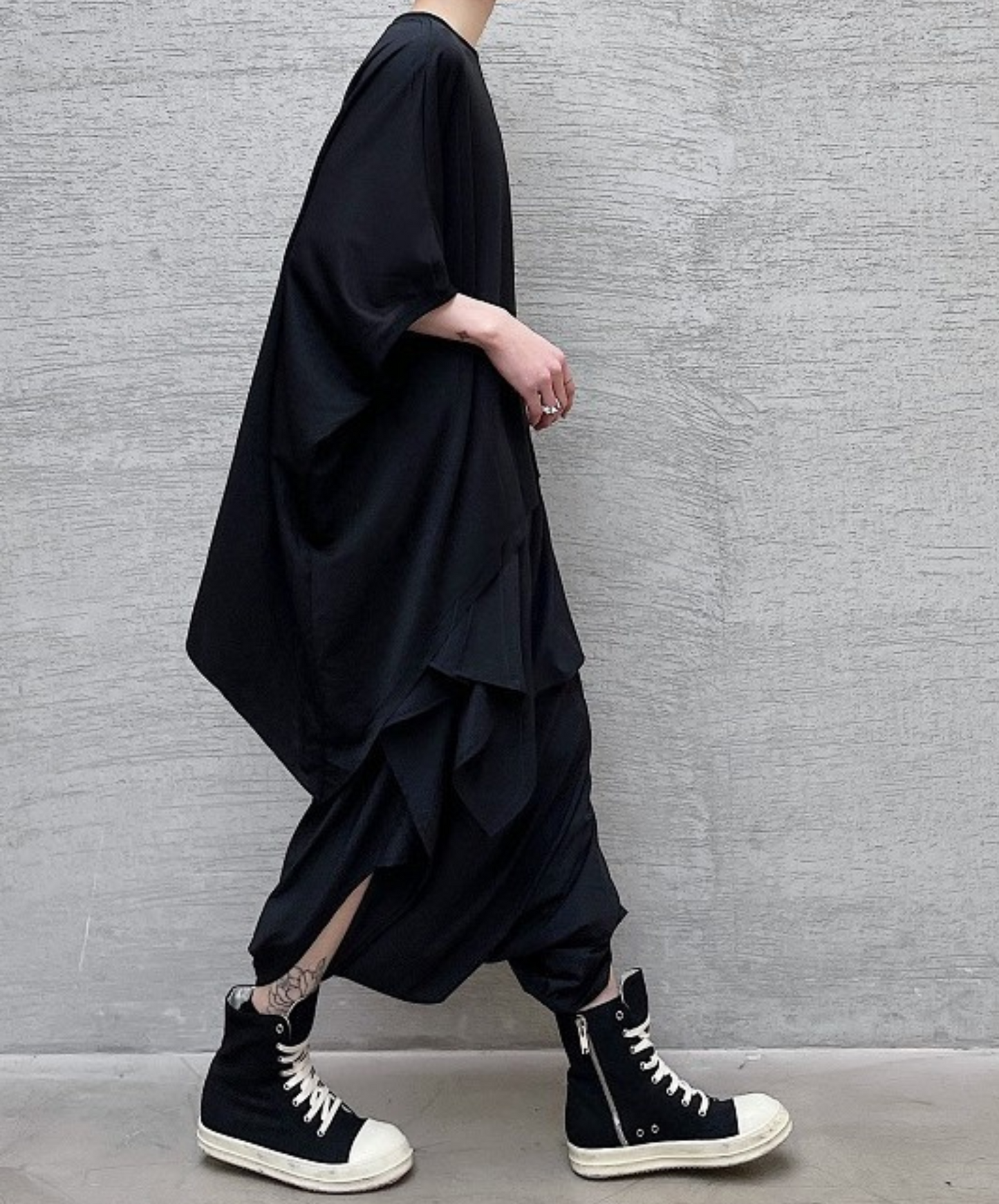 dark irregular hem short t-shirt EN861