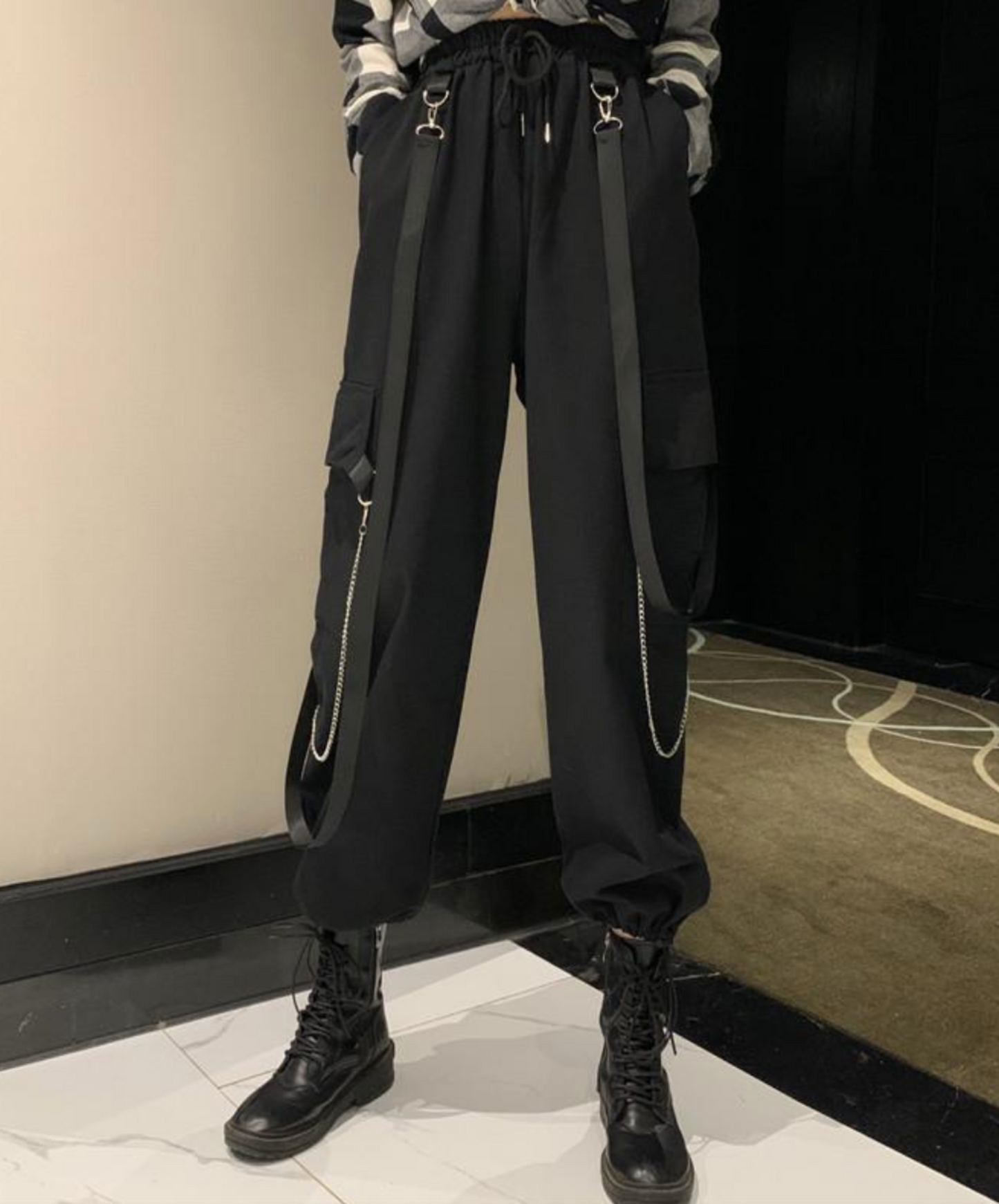 long belt and silver chain cargo pants EN2040