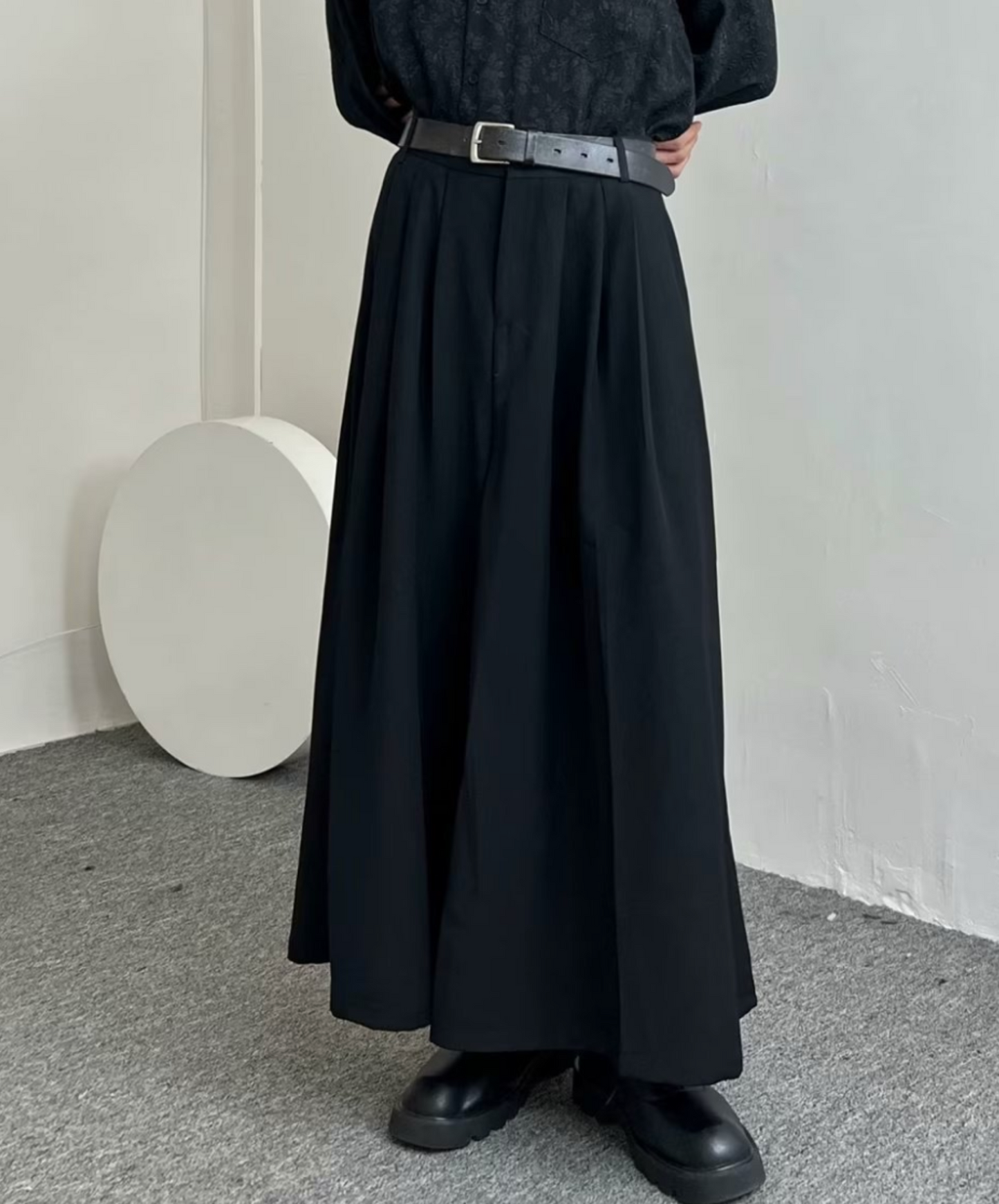 simple silhouette with tucks hakama pants EN2140