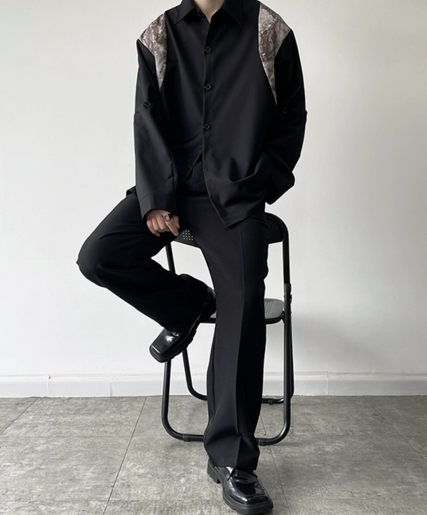 dark removable sleeves shirt EN1065