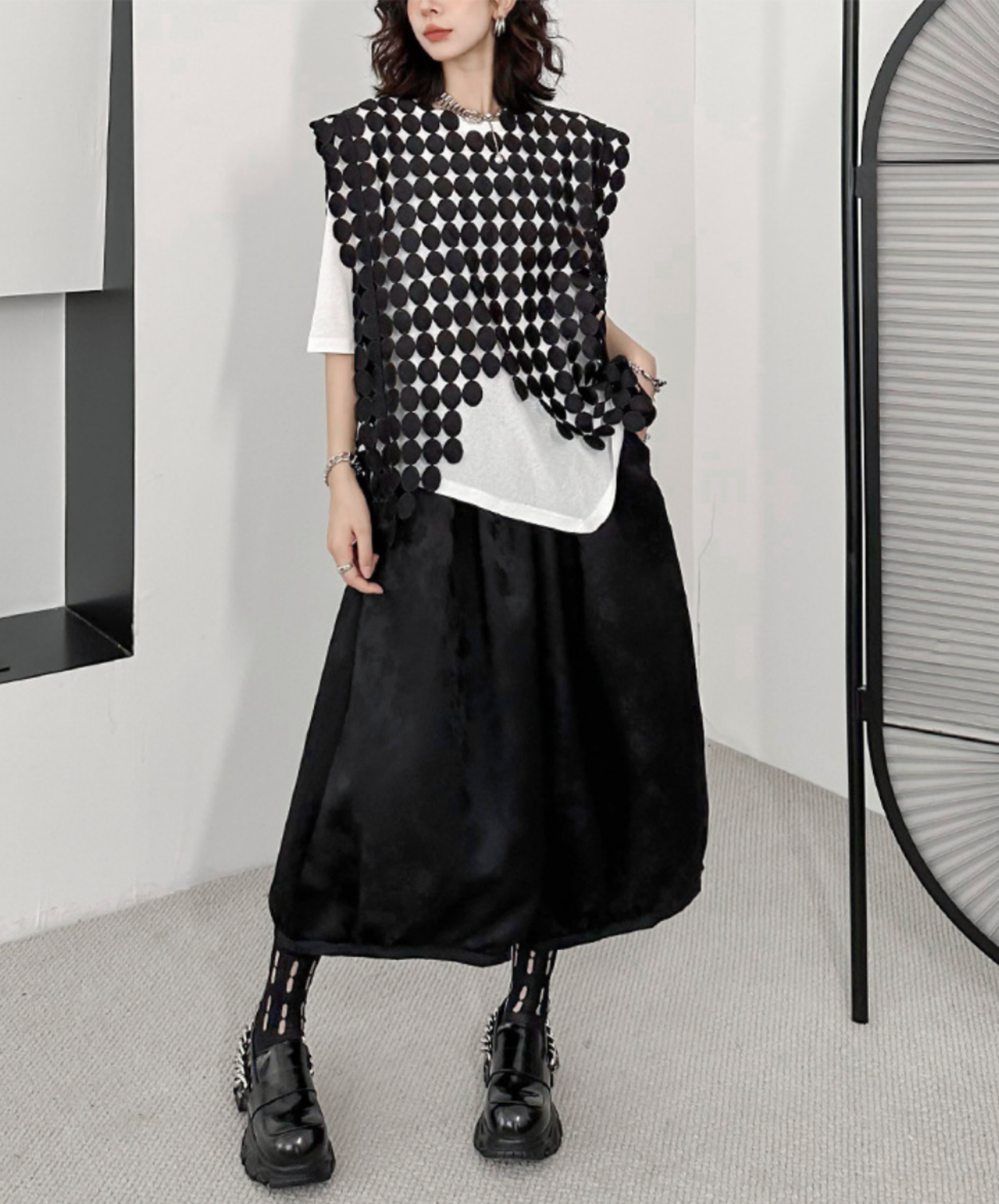 circle connected diamond pattern sleeveless shirt EN2245