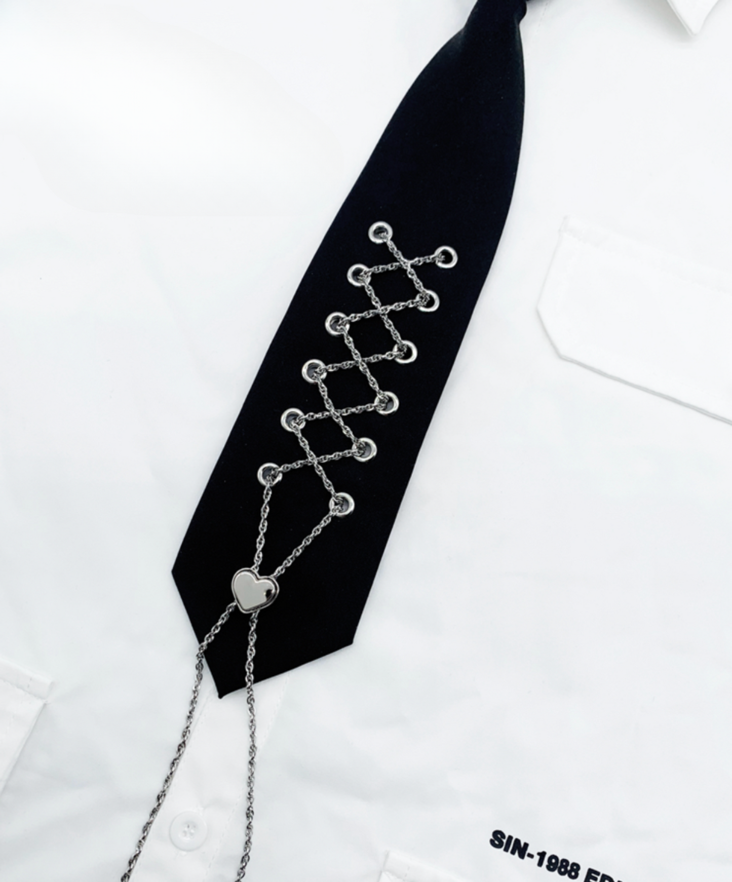 chain lace-up heart hole necktie EN2351