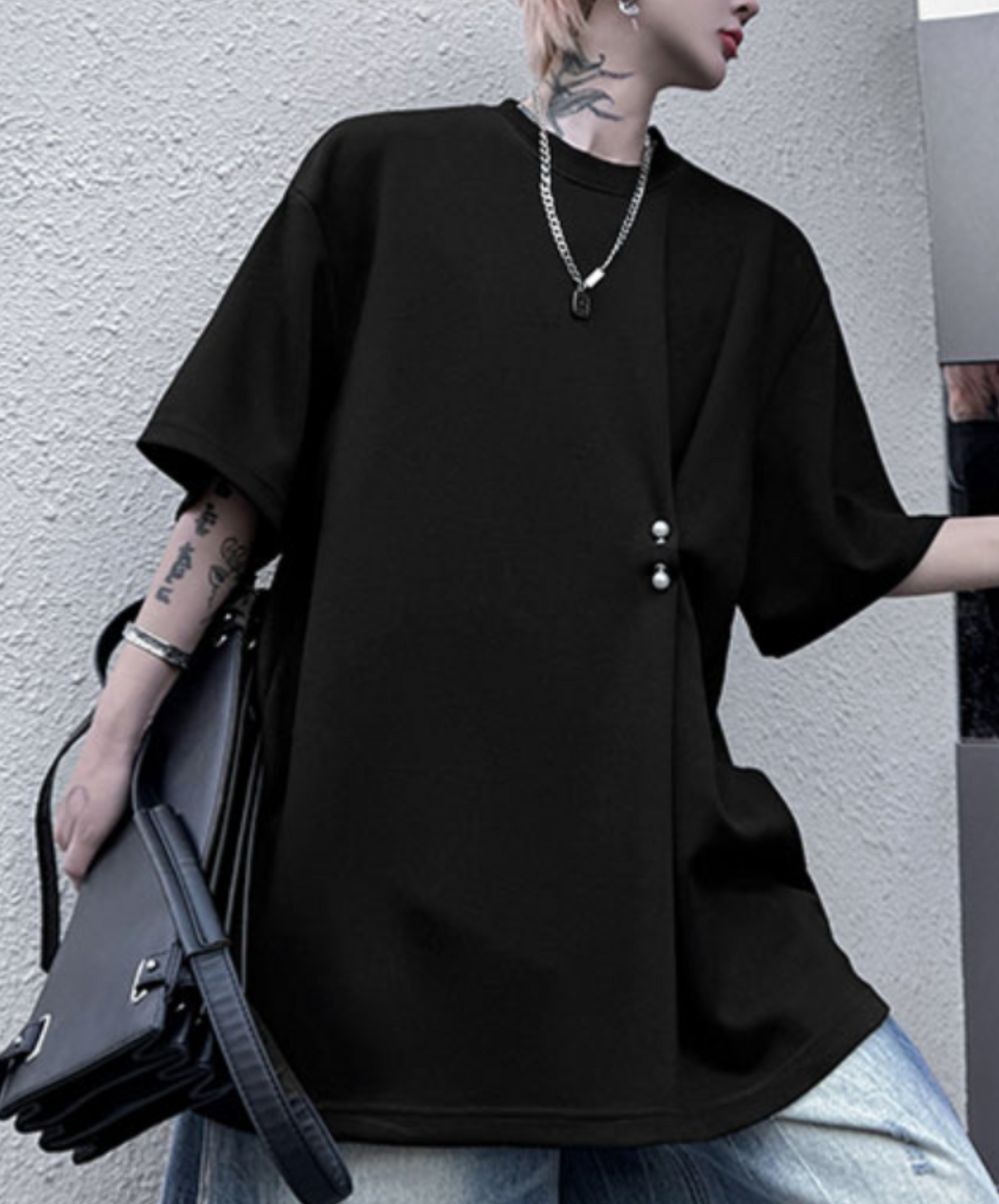 dark pearl button round neck t-shirt EN2259