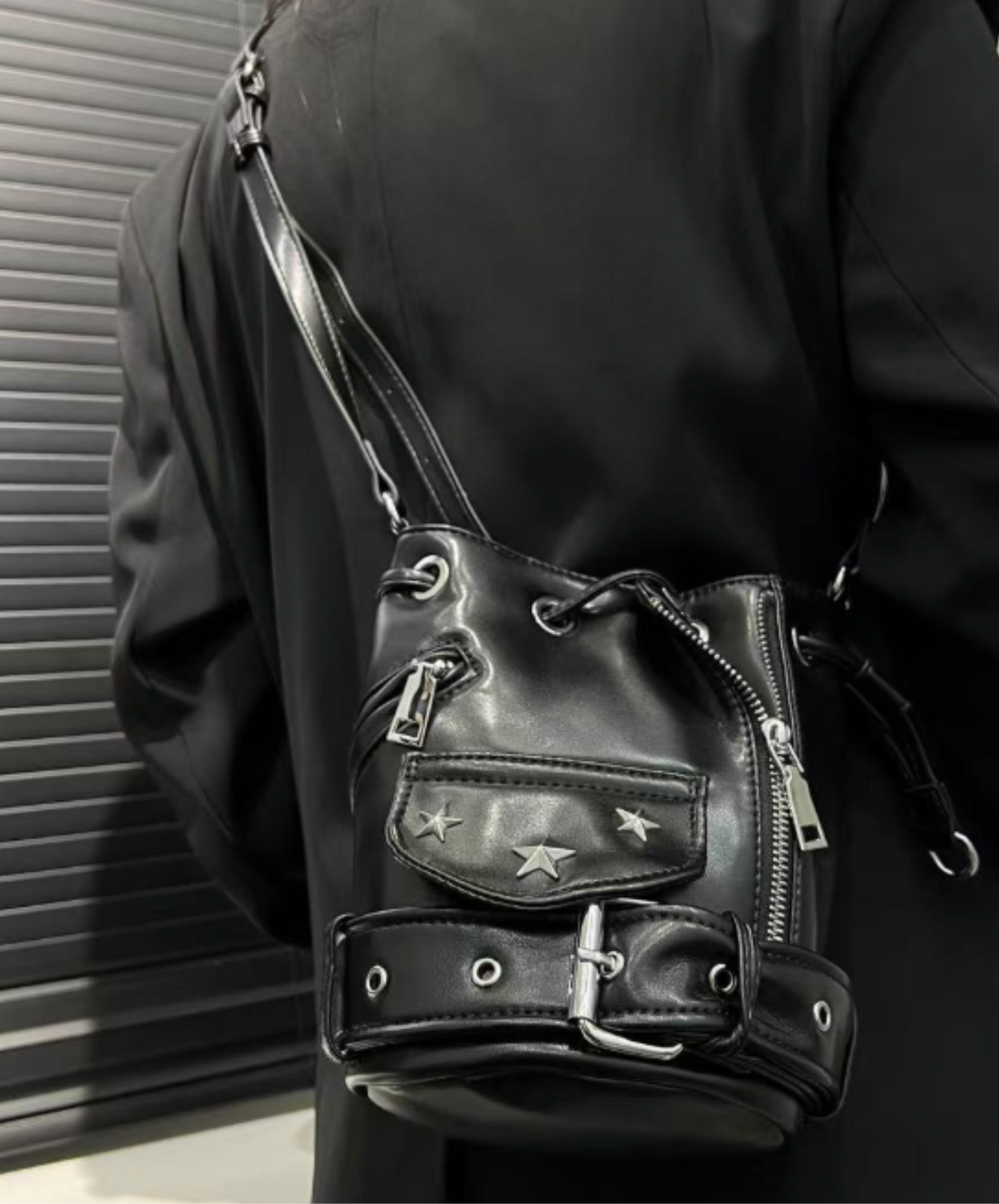 retro drawstring cross body bag EN2301