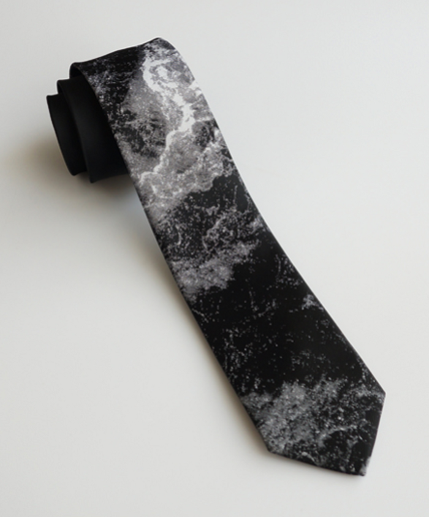 wind and waves design necktie EN849