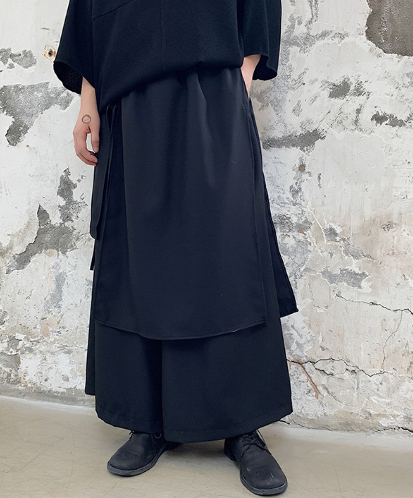 dark cropped wide pants EN600