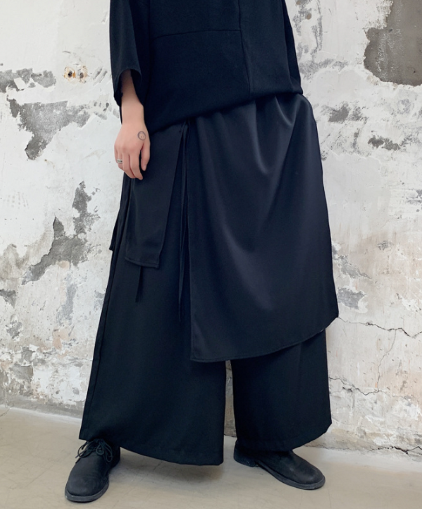 dark cropped wide pants EN600