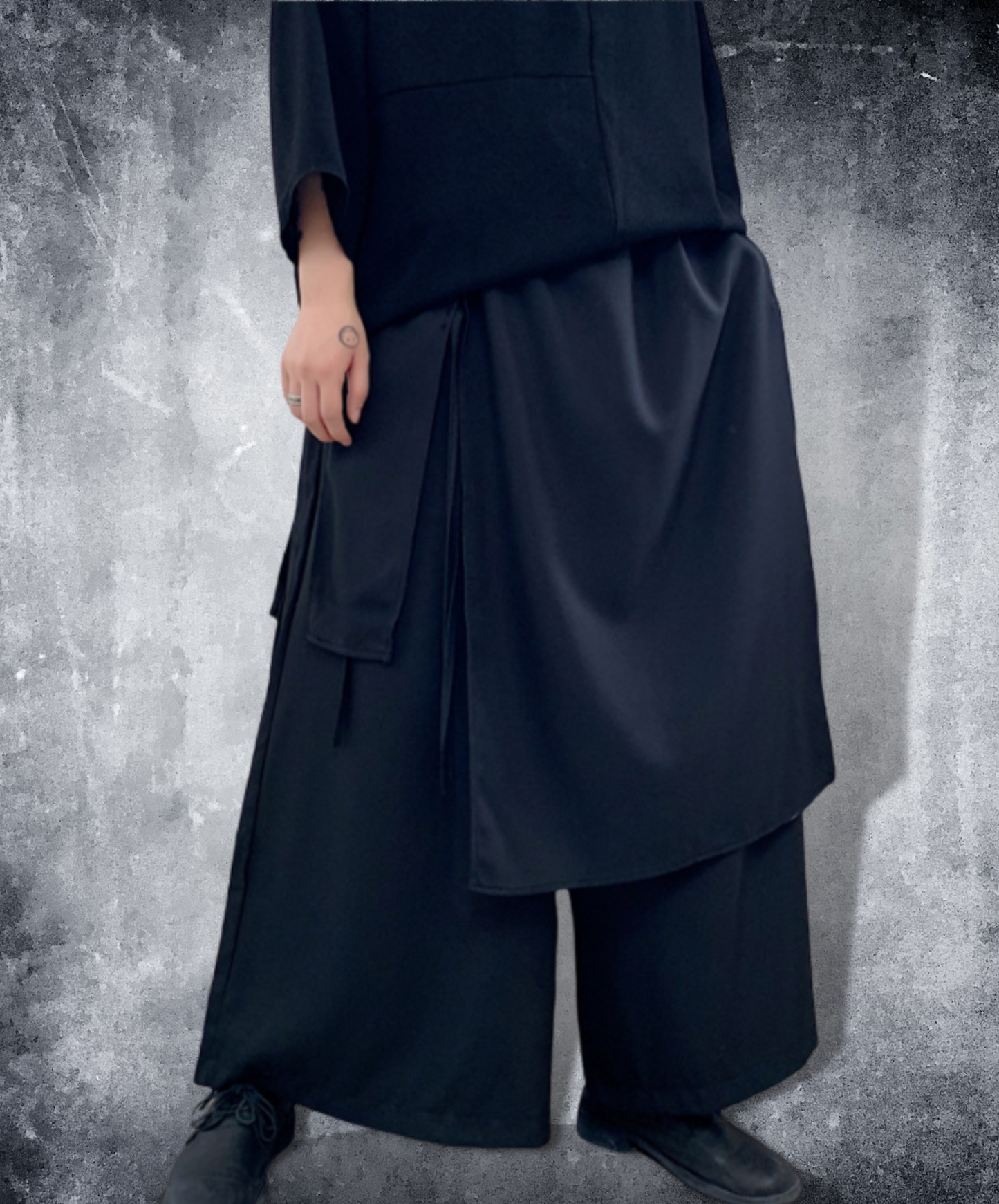 dark cropped wide pants EN600