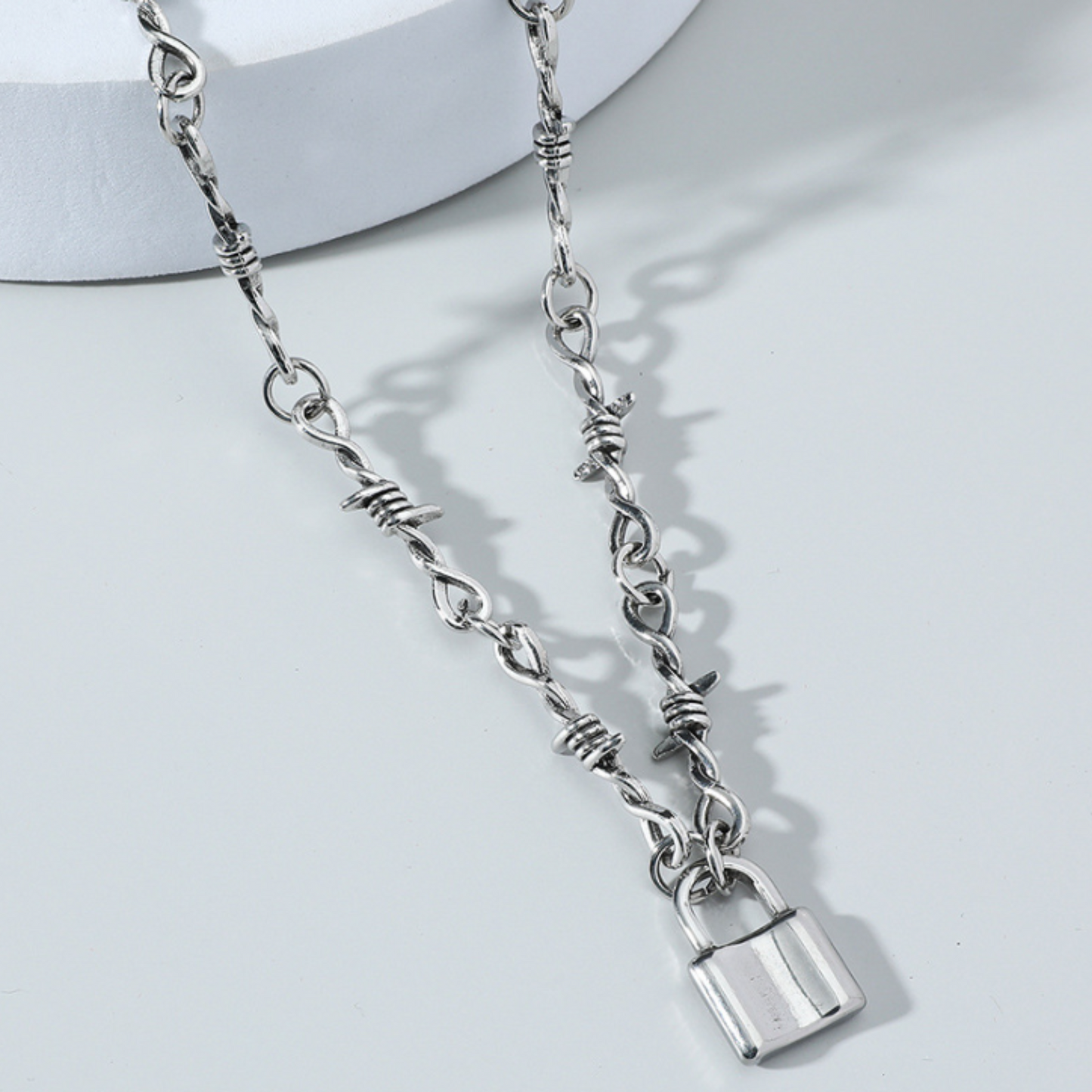 padlock barbed wire necklace EN491