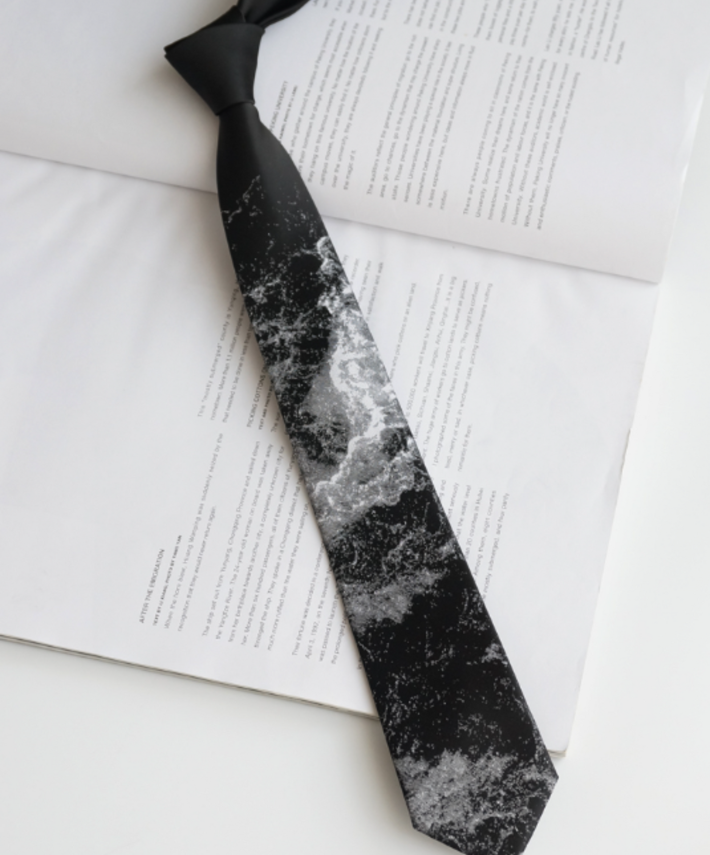 wind and waves design necktie EN849