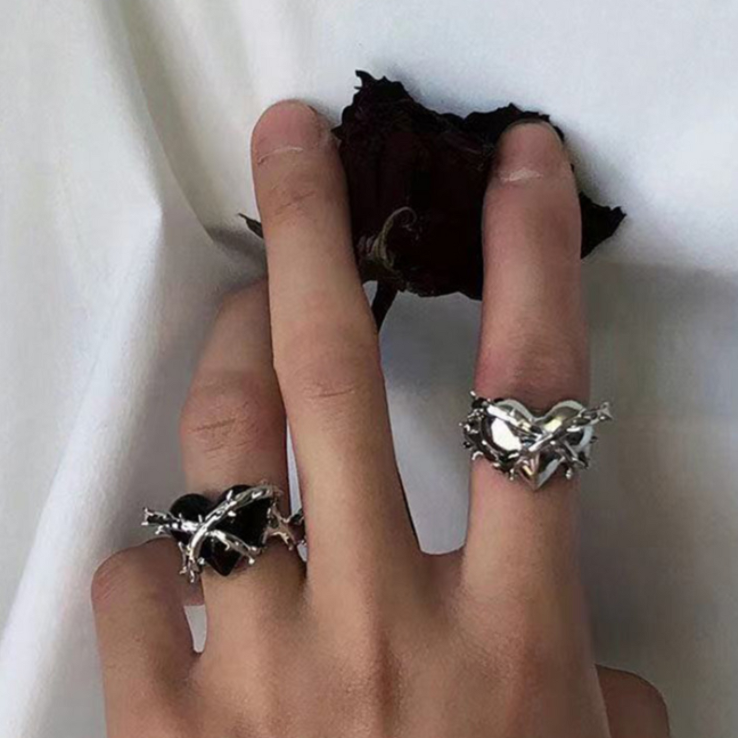 thorn heart ring EN435