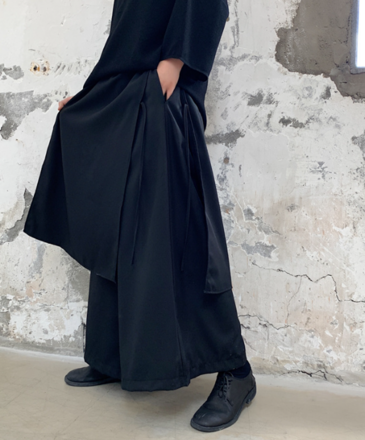 dark cropped wide pants EN600