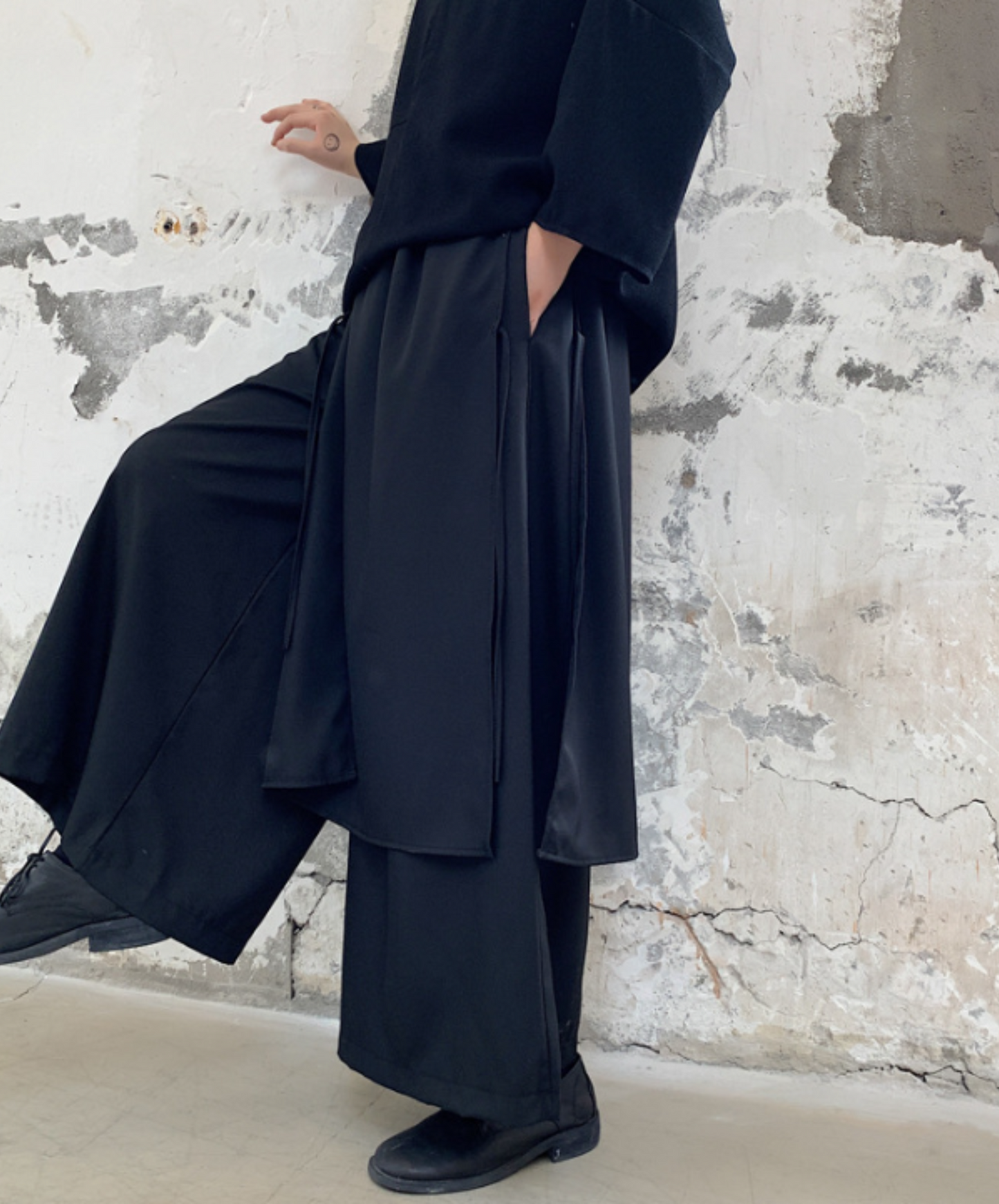 dark cropped wide pants EN600