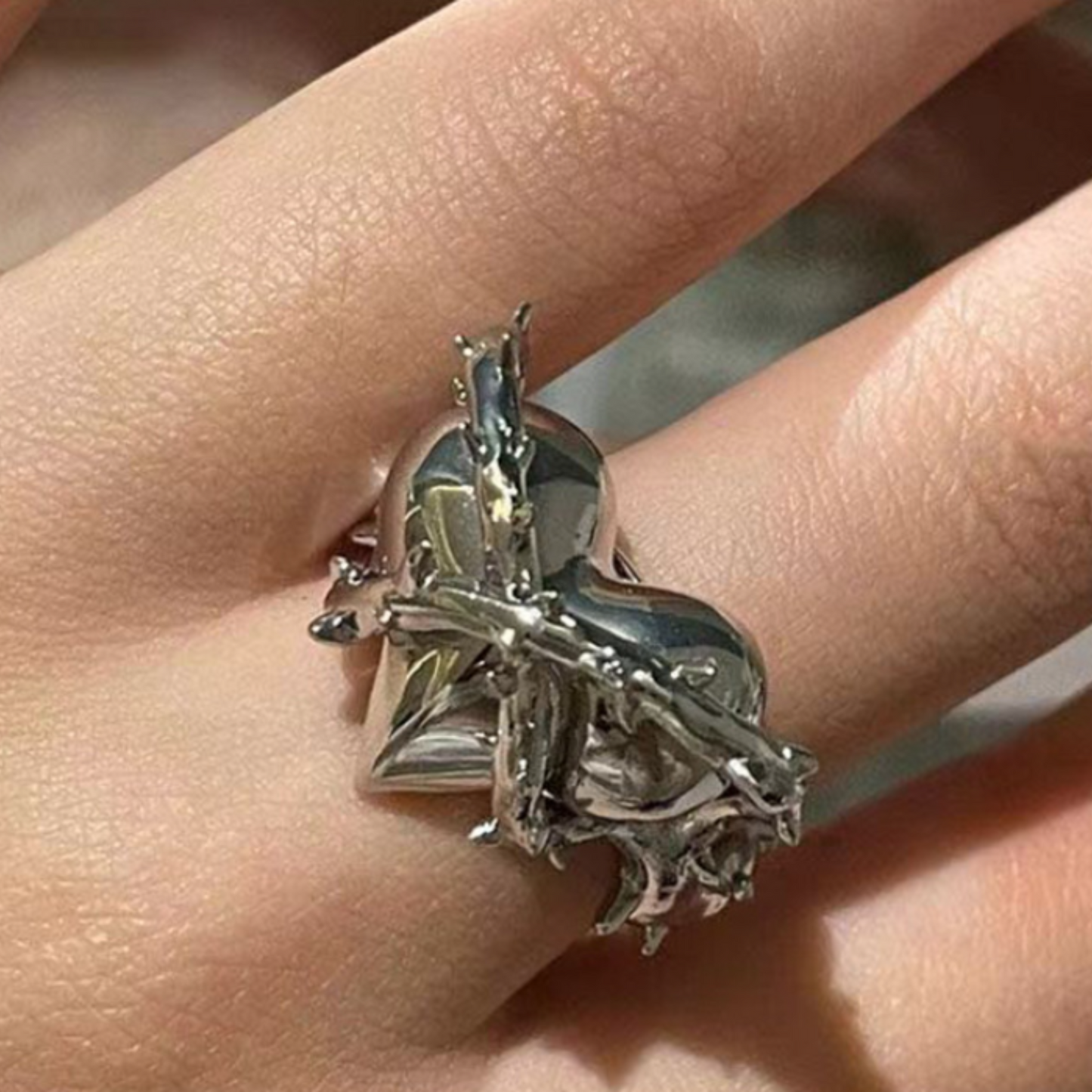 thorn heart ring EN435