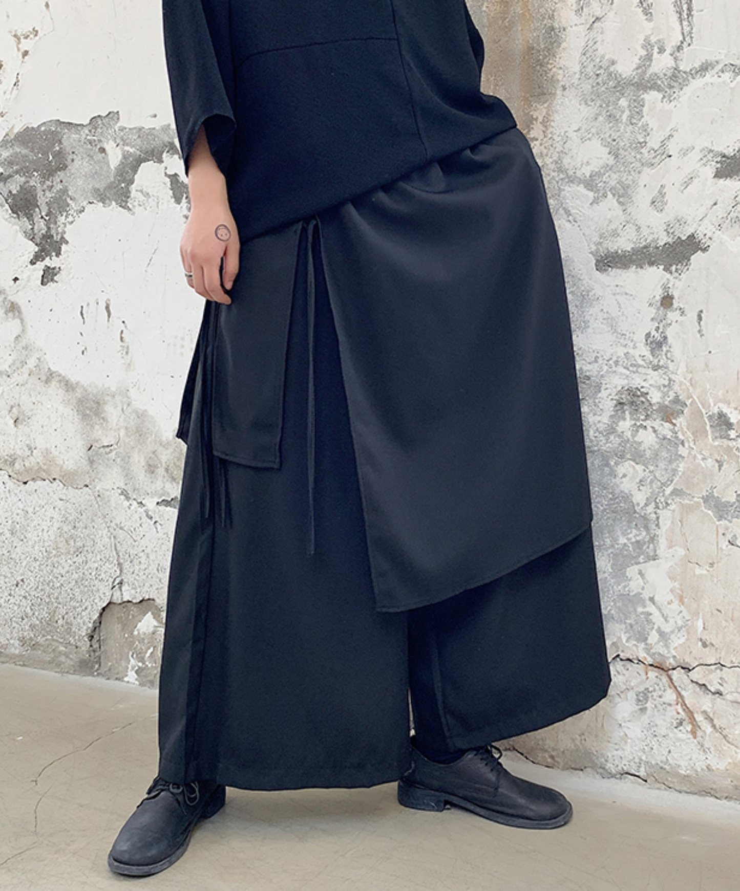 dark cropped wide pants EN600