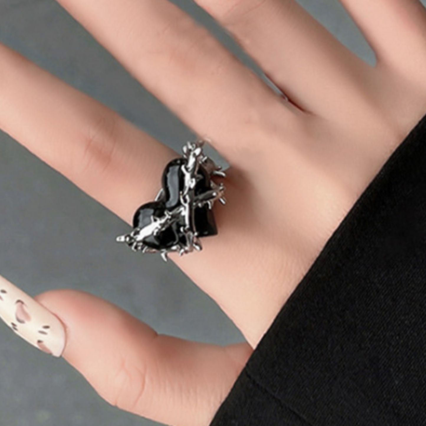 thorn heart ring EN435
