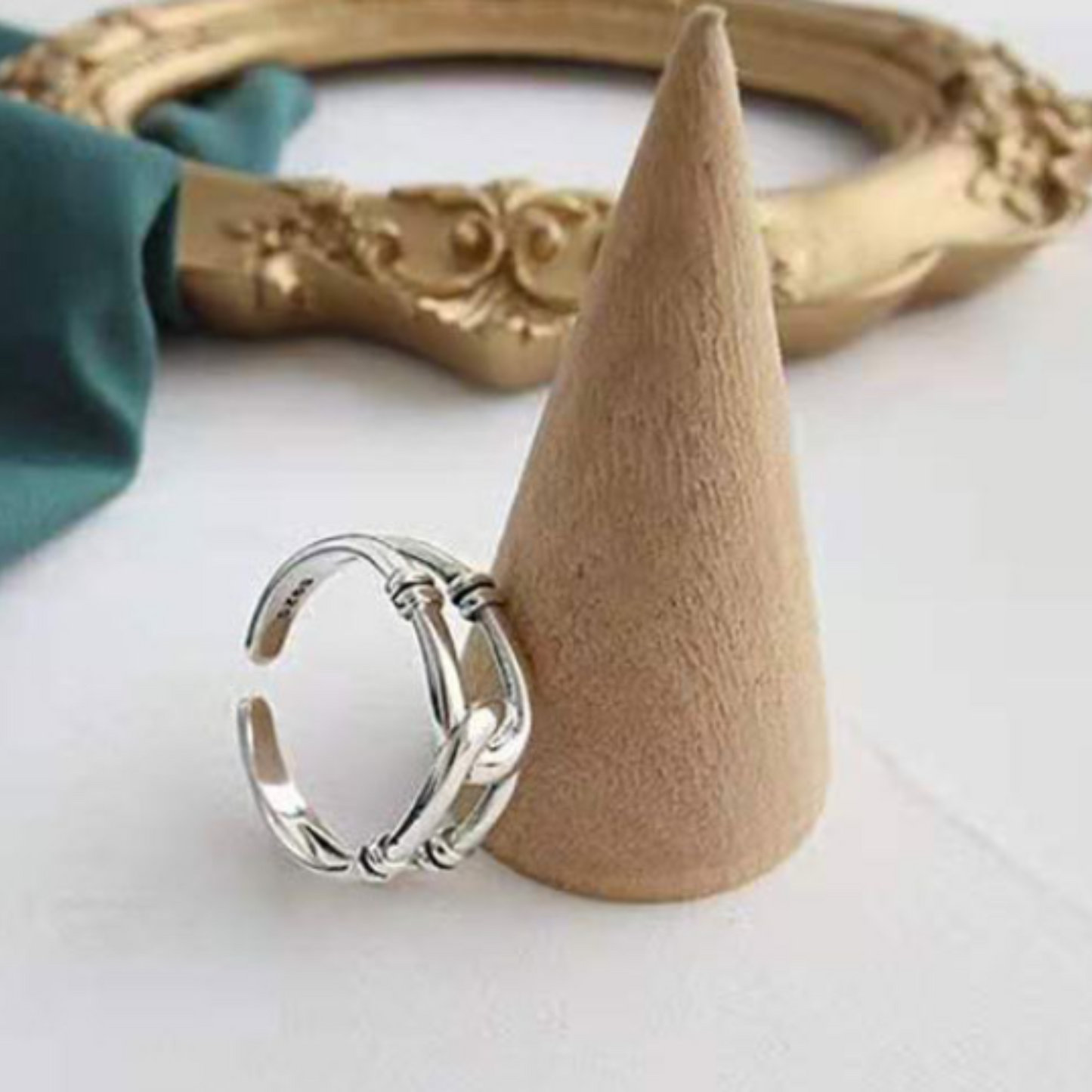 joint motif ring EN437