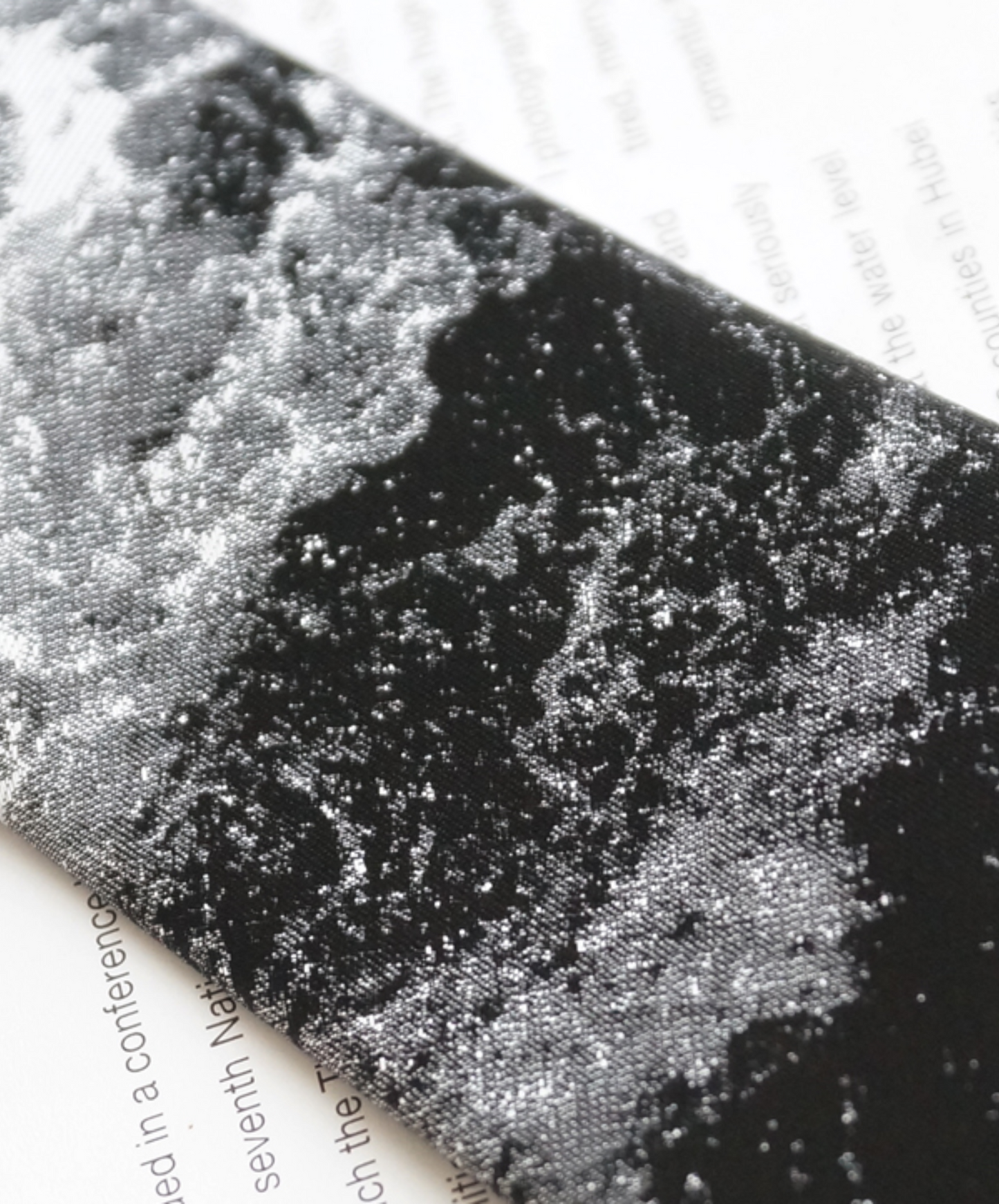 wind and waves design necktie EN849