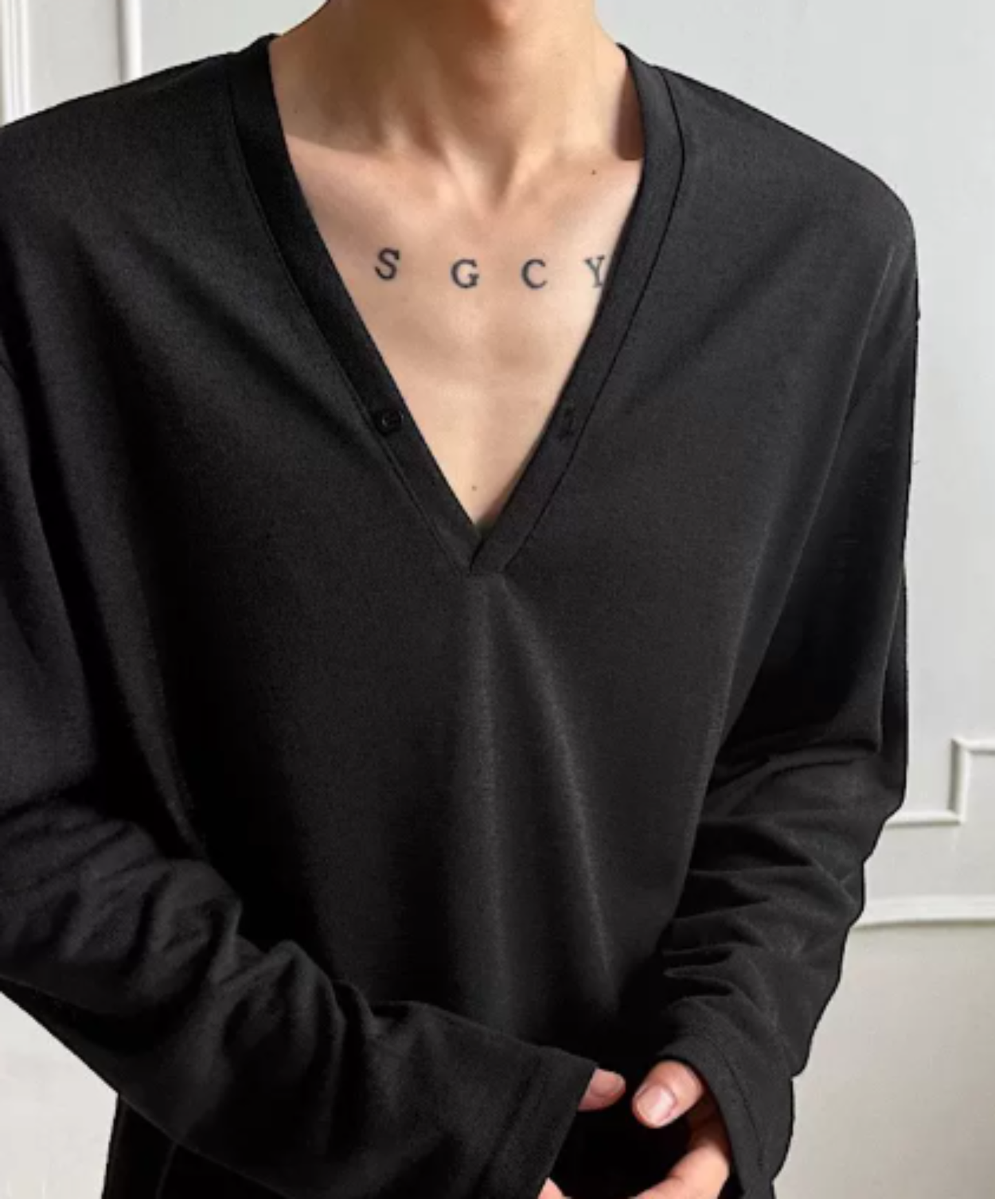 dark smooth v-neck t-shirt EN3094