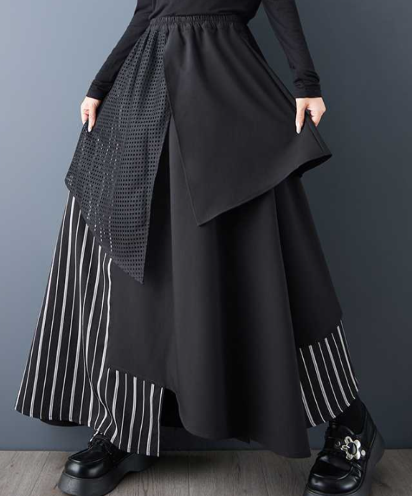 eyelet lace and stripe asymmetrical design skirt EN2756