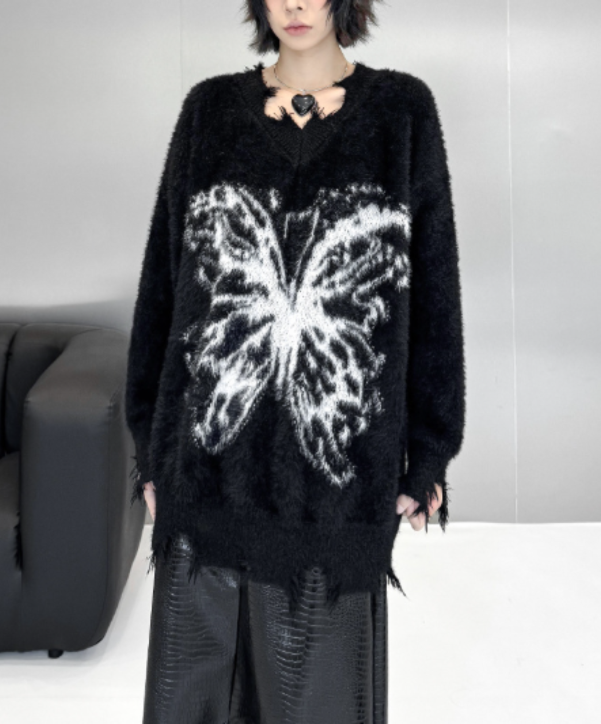 raw-edge design butterfly motif sweater EN3189