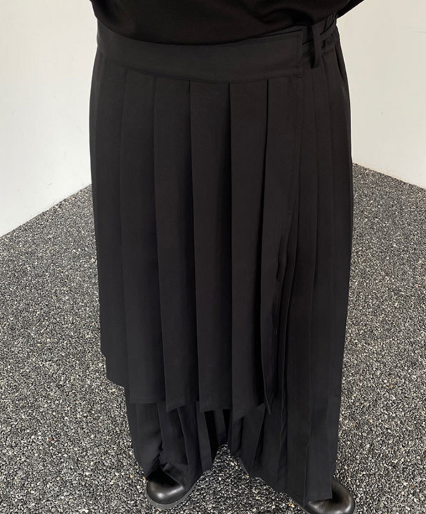 dark unisex layered pleats long pants EN1465