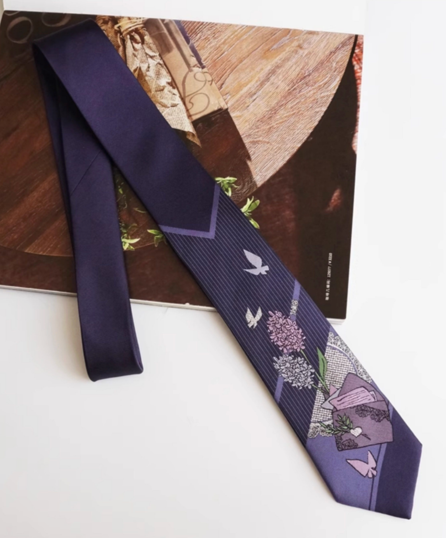 dark lavender letter necktie EN2676