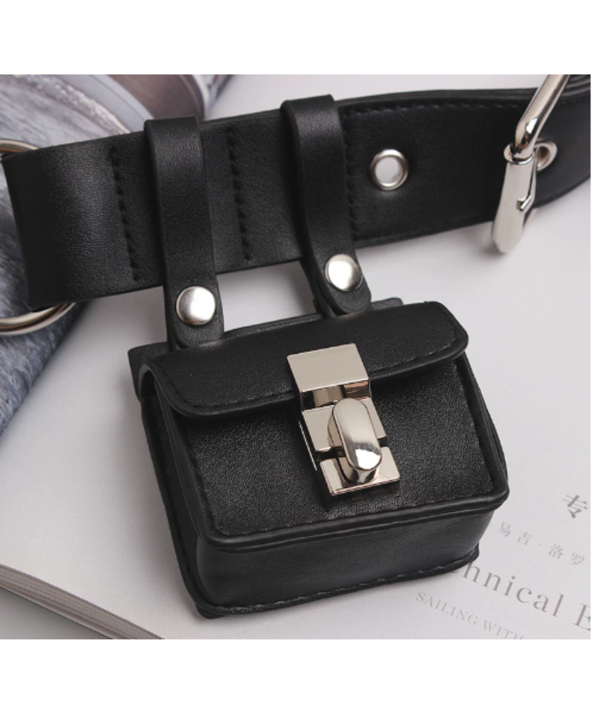 dark micro bag accent ring chain belt EN3215