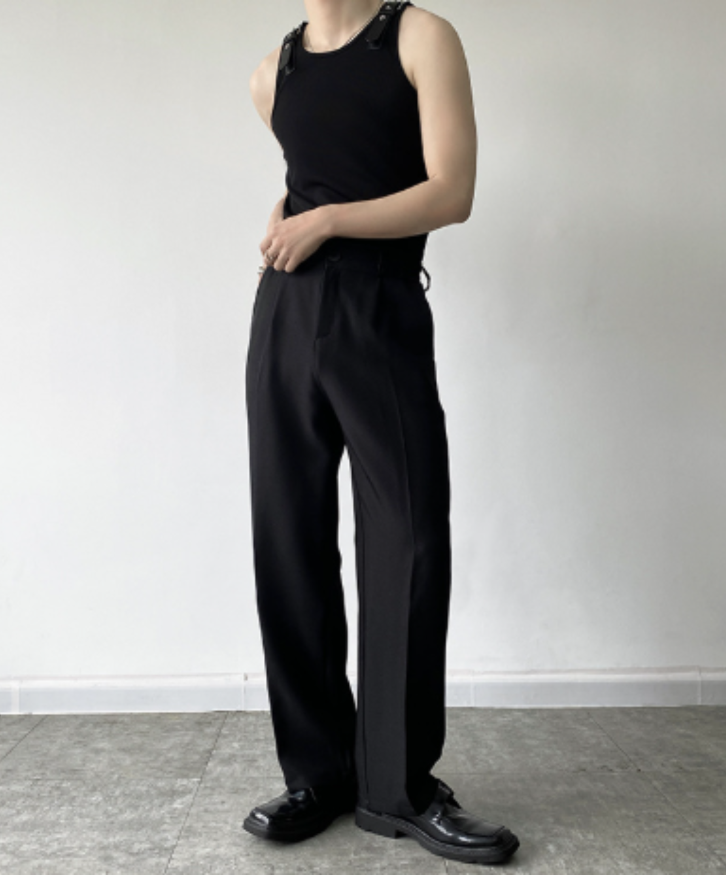 shoulder buckle strap tank top EN2900