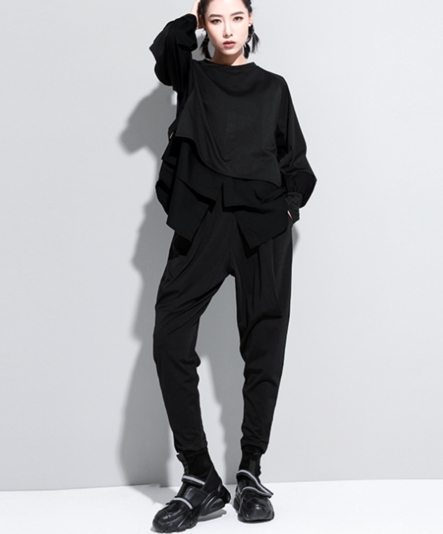 dark layered-look round collar sweatshirt EN2785