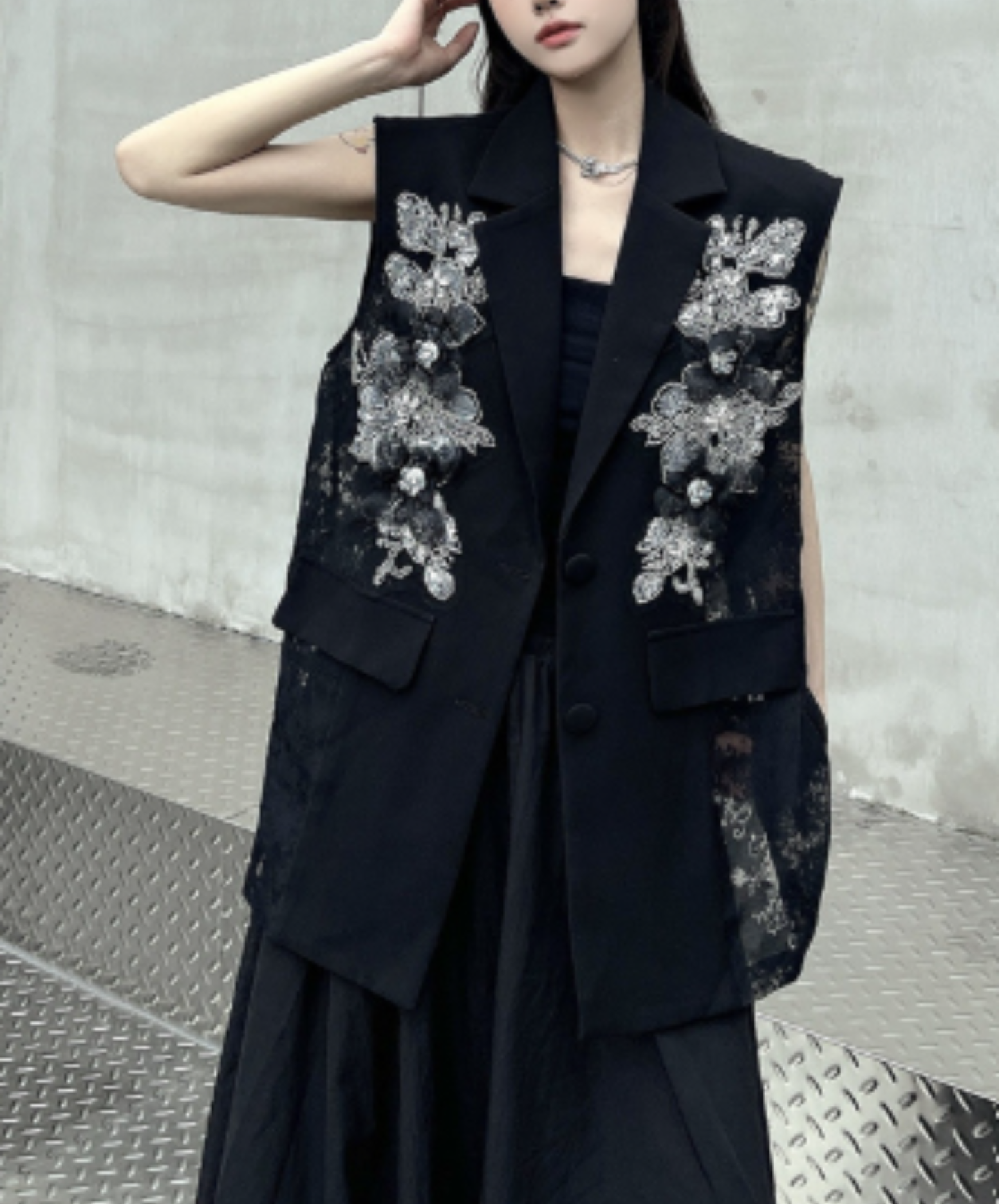 embroidered lightweight lace vest EN2914