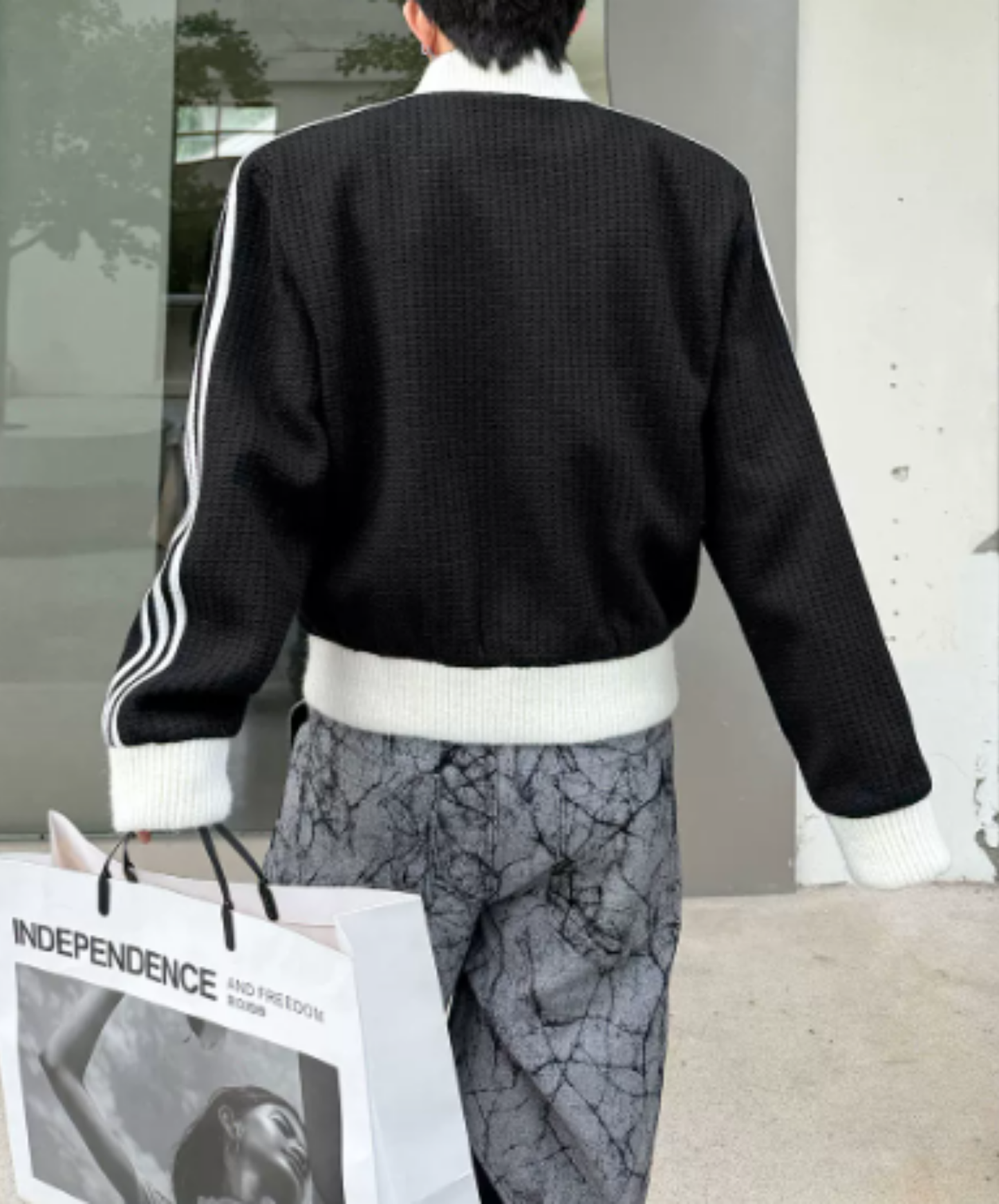 stand-collar sporty style with side stripes jacket EN3159